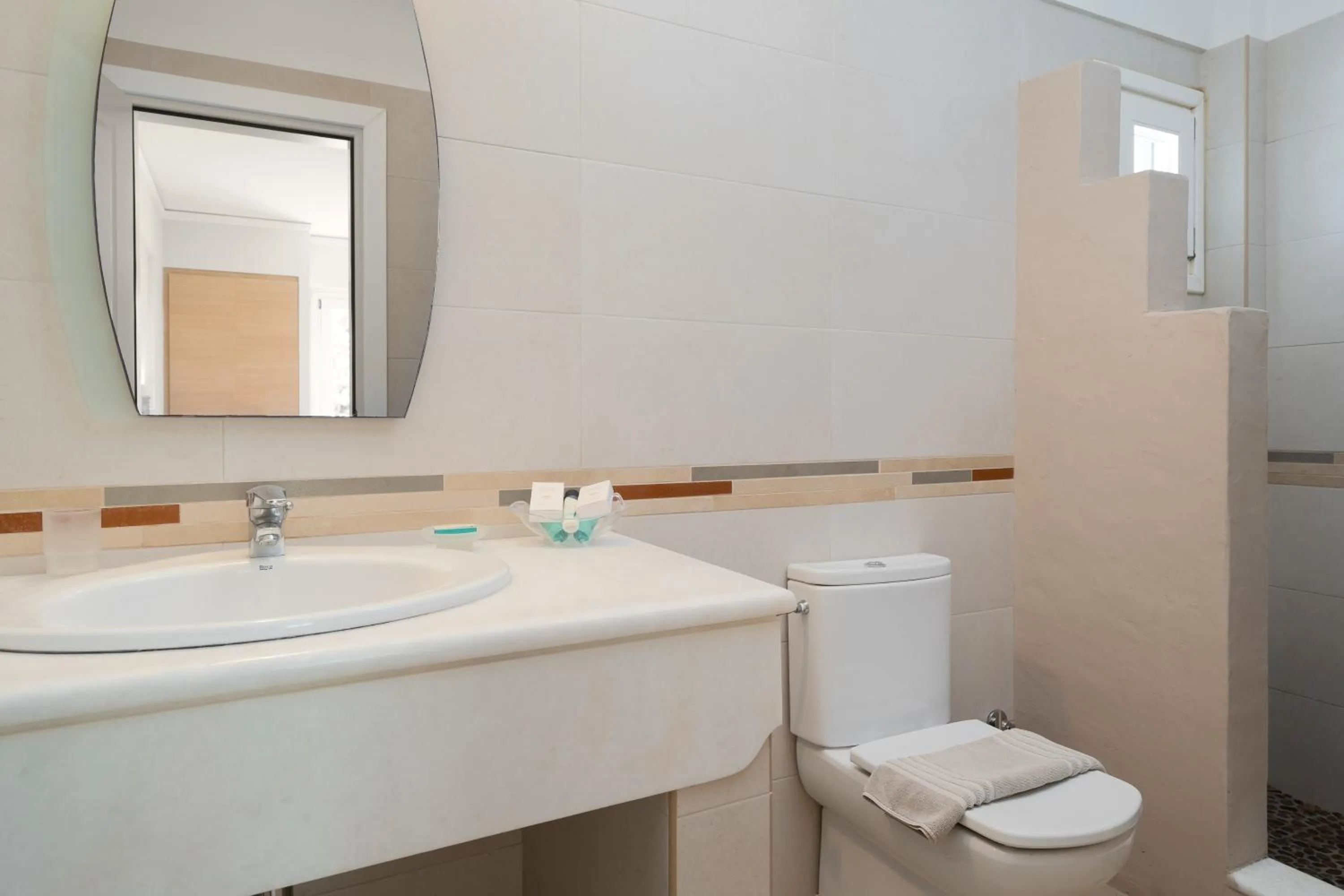 Bathroom in Finikas Hotel