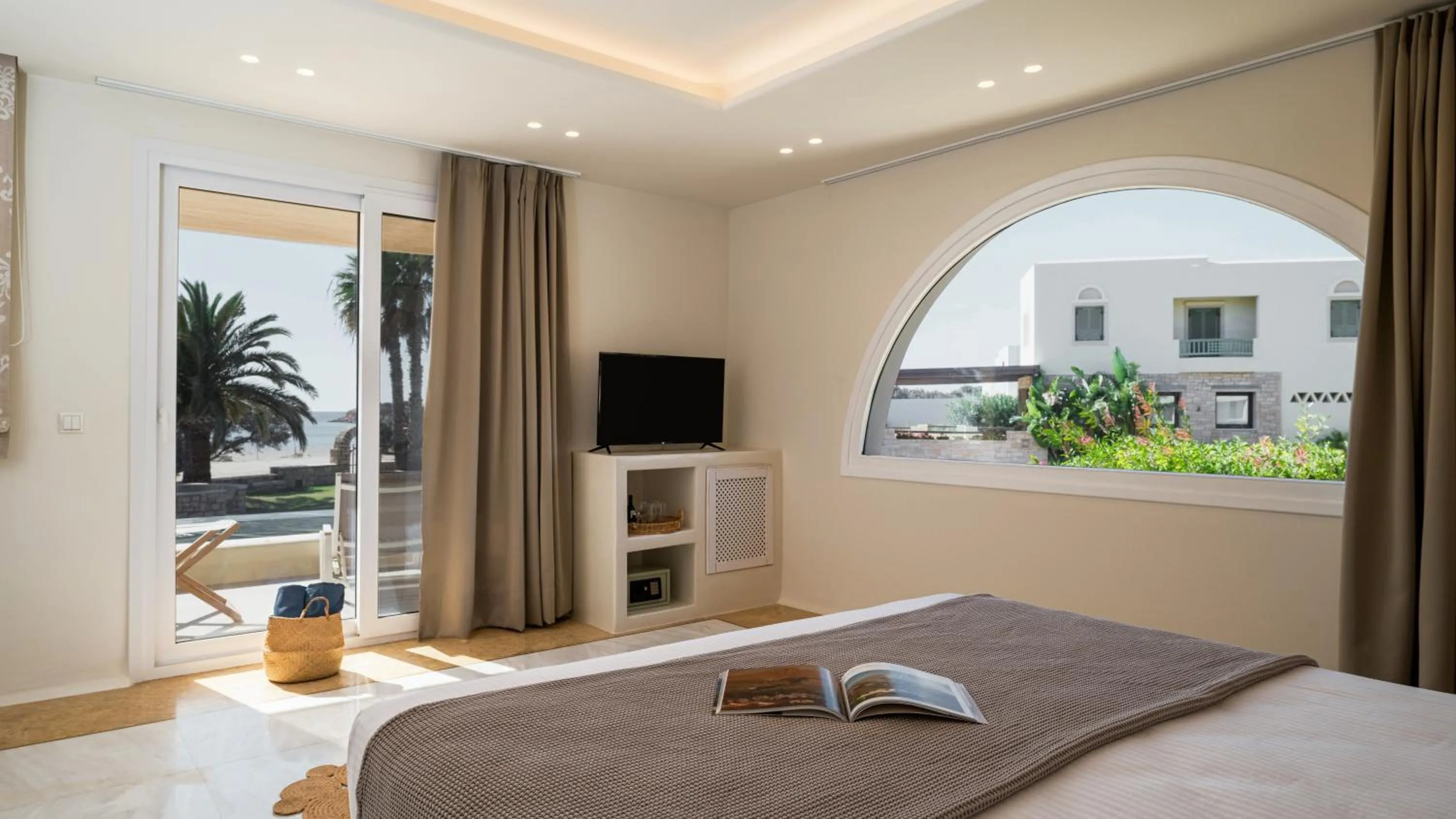 Photo of the whole room, Bed in Finikas Hotel