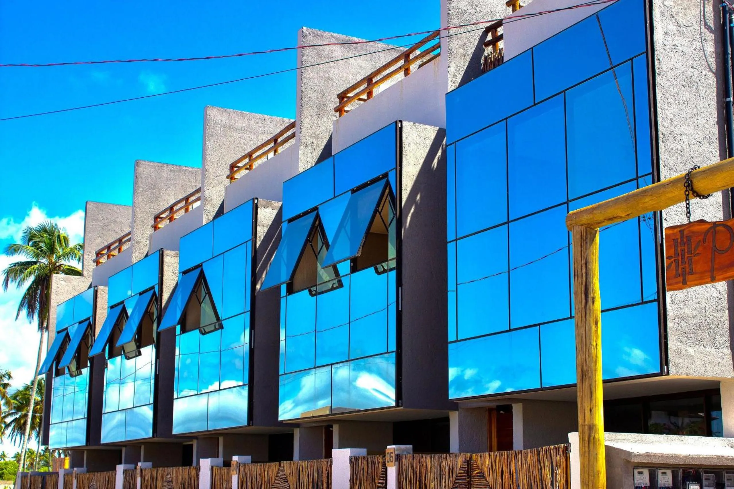 Temporada Areia e Mar Triplex com piscina privativa e área gourmet a 250m da Praia do Patacho