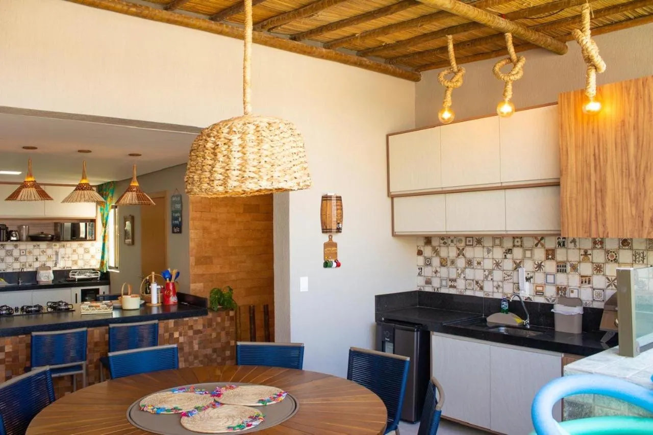 Dining area in Temporada Areia e Mar Triplex com piscina privativa e área gourmet a 250m da Praia do Patacho