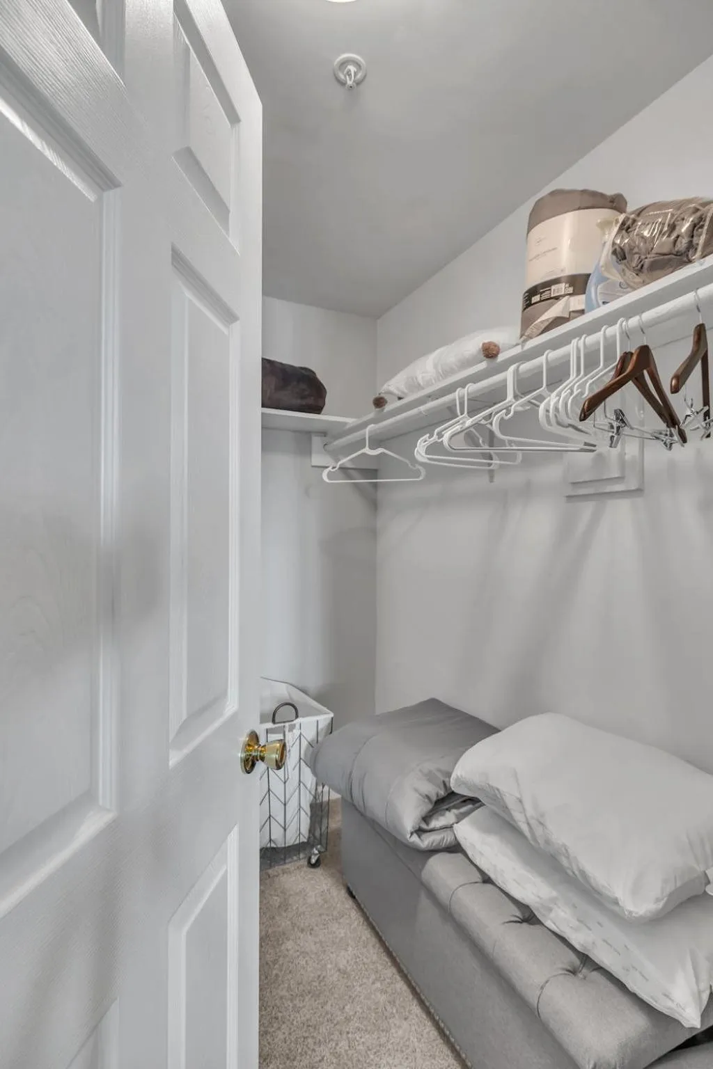 Bed in Nash Star Private Condo - 2bed, 2bath, Sleep 6, 25 Min Walk To Broadway And All Nashville Attractions, Pool, Gym