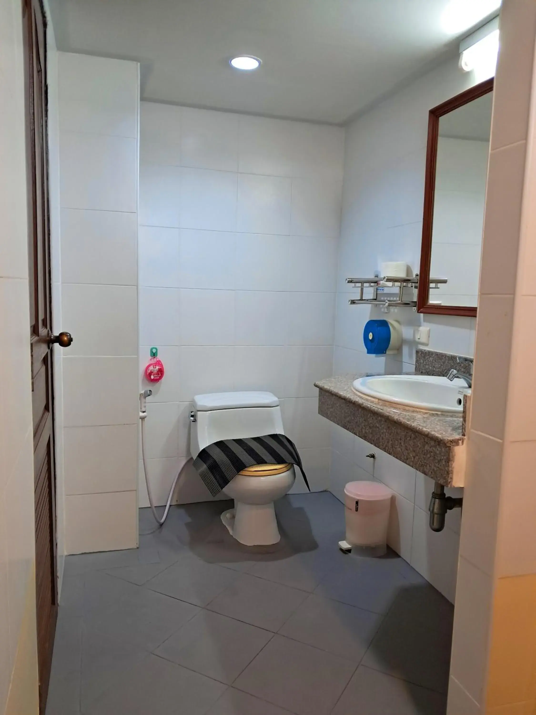 Deluxe King Room in Baan Thara Guesthouse Deluxe King Room in Baan Thara Guesthouse