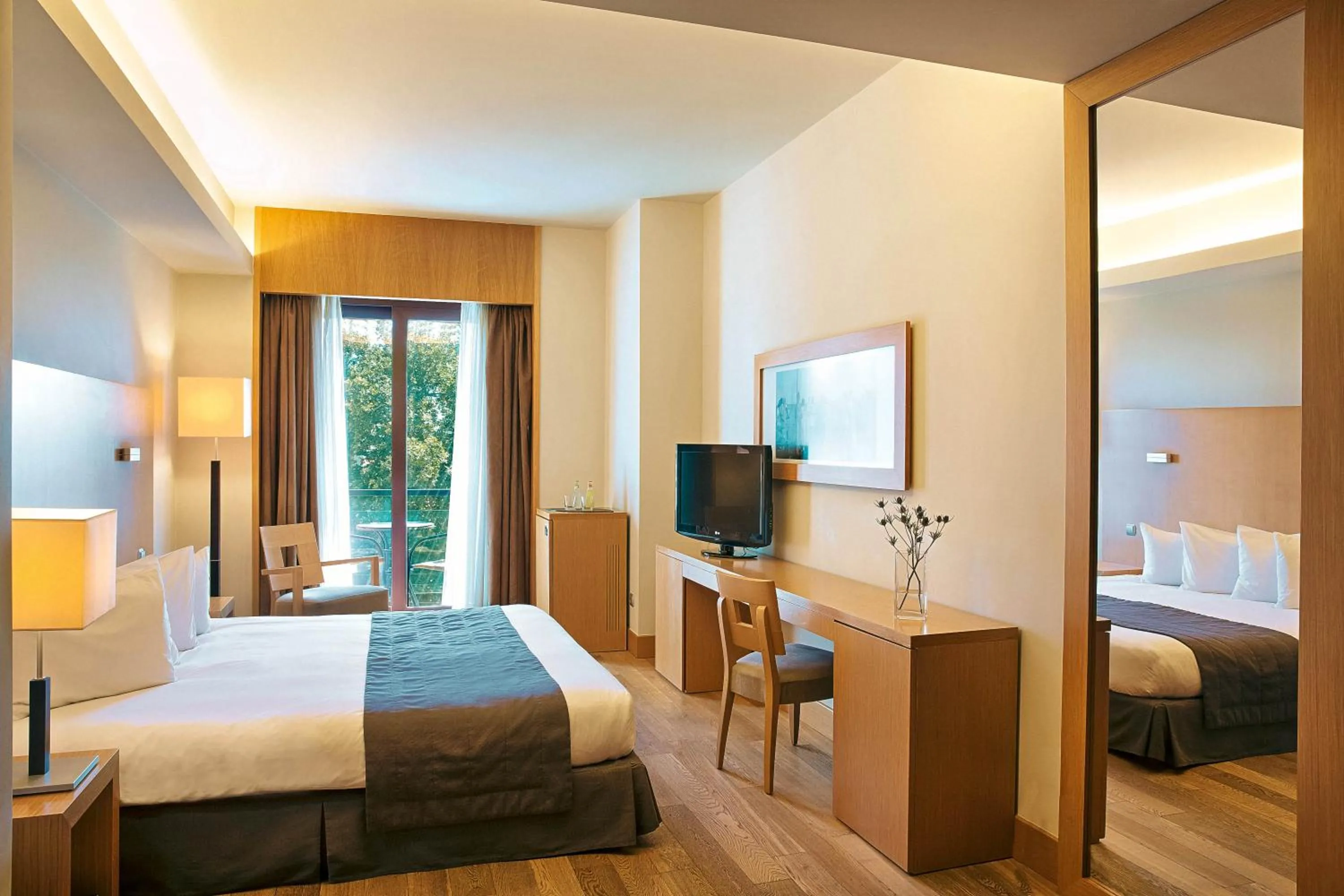 Bed in Zeus Thessaloniki Lazart