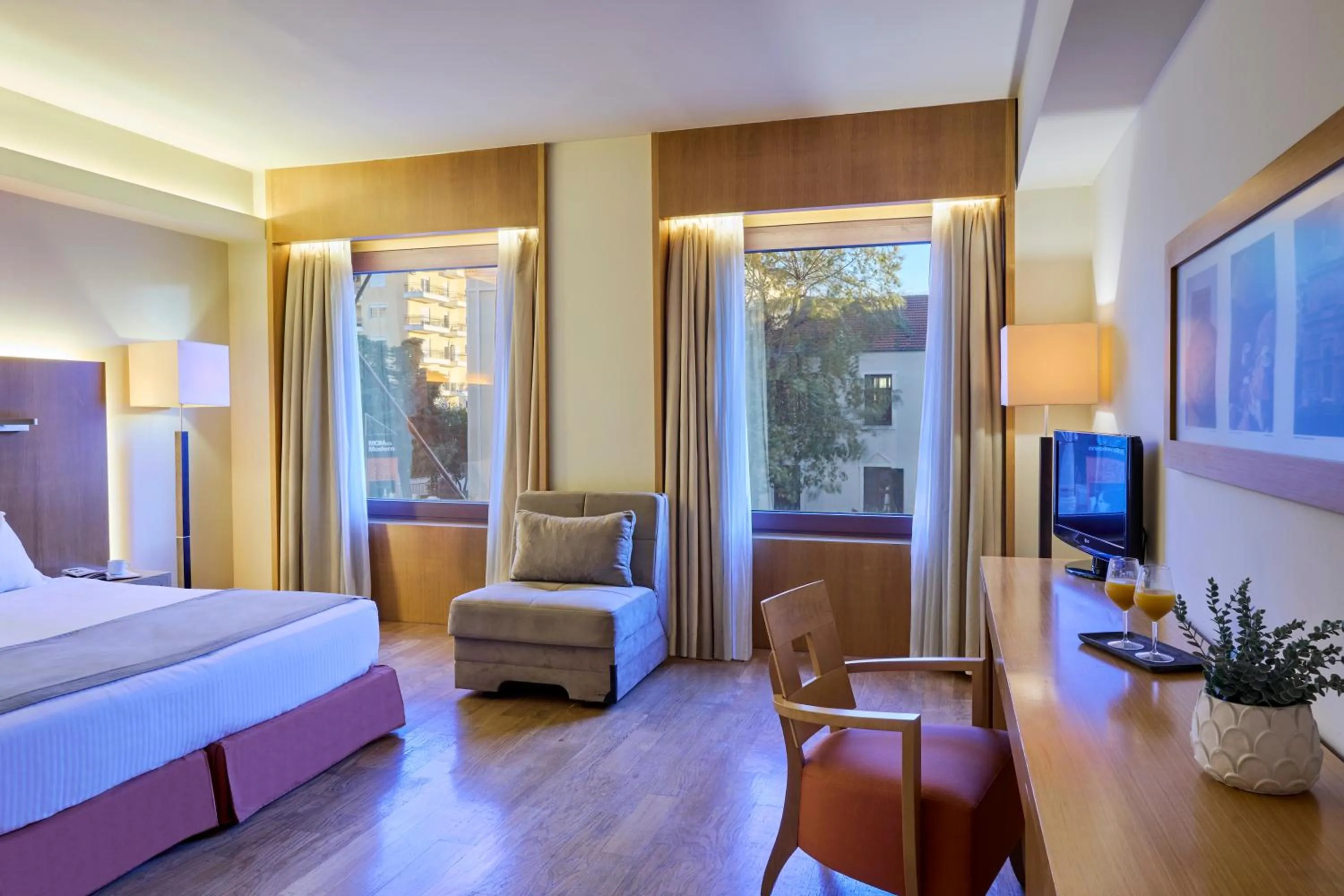 Bed in Zeus Thessaloniki Lazart