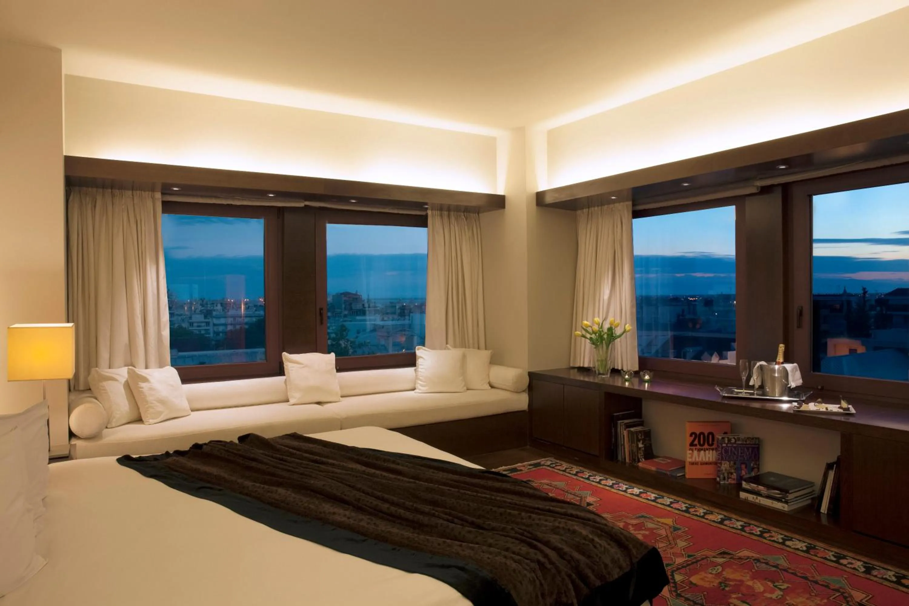 Bed in Zeus Thessaloniki Lazart