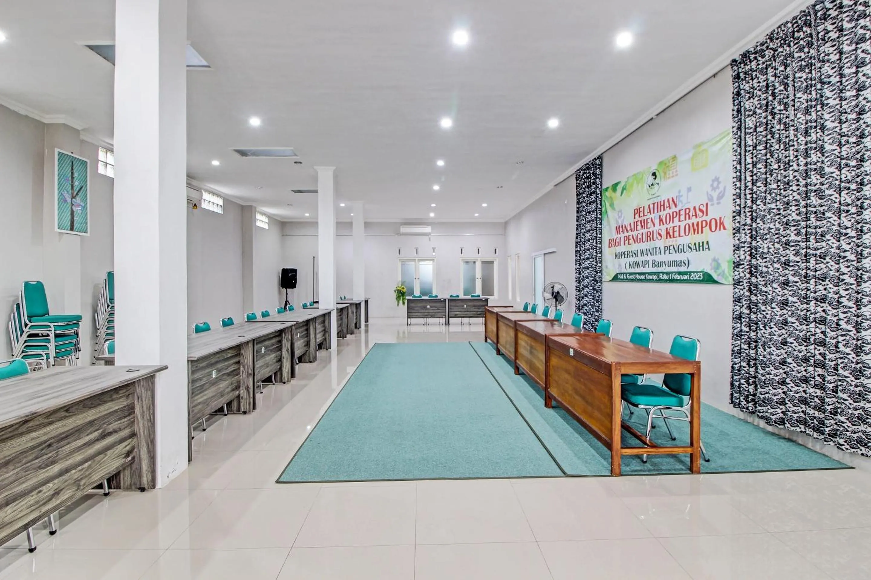 Lobby or reception in Capital O 92250 Hall & Guesthouse Kowapi Syariah