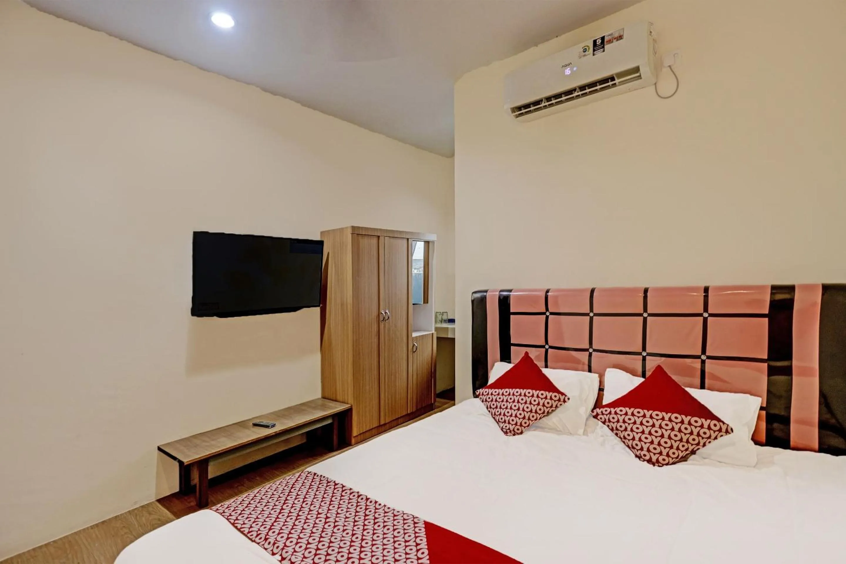 Bedroom, Bed in Hotel O Aulia Homestay Syariah