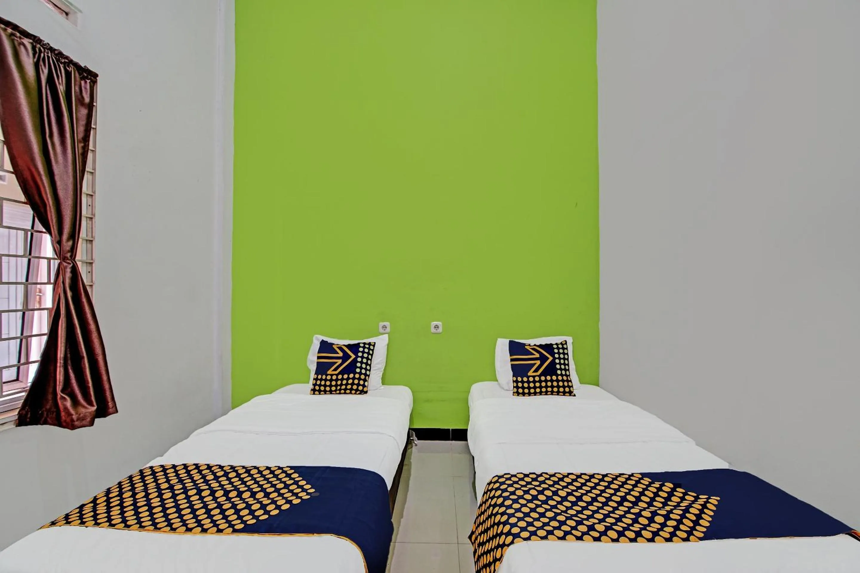 Bedroom, Bed in Hotel O Lucky Guesthouse