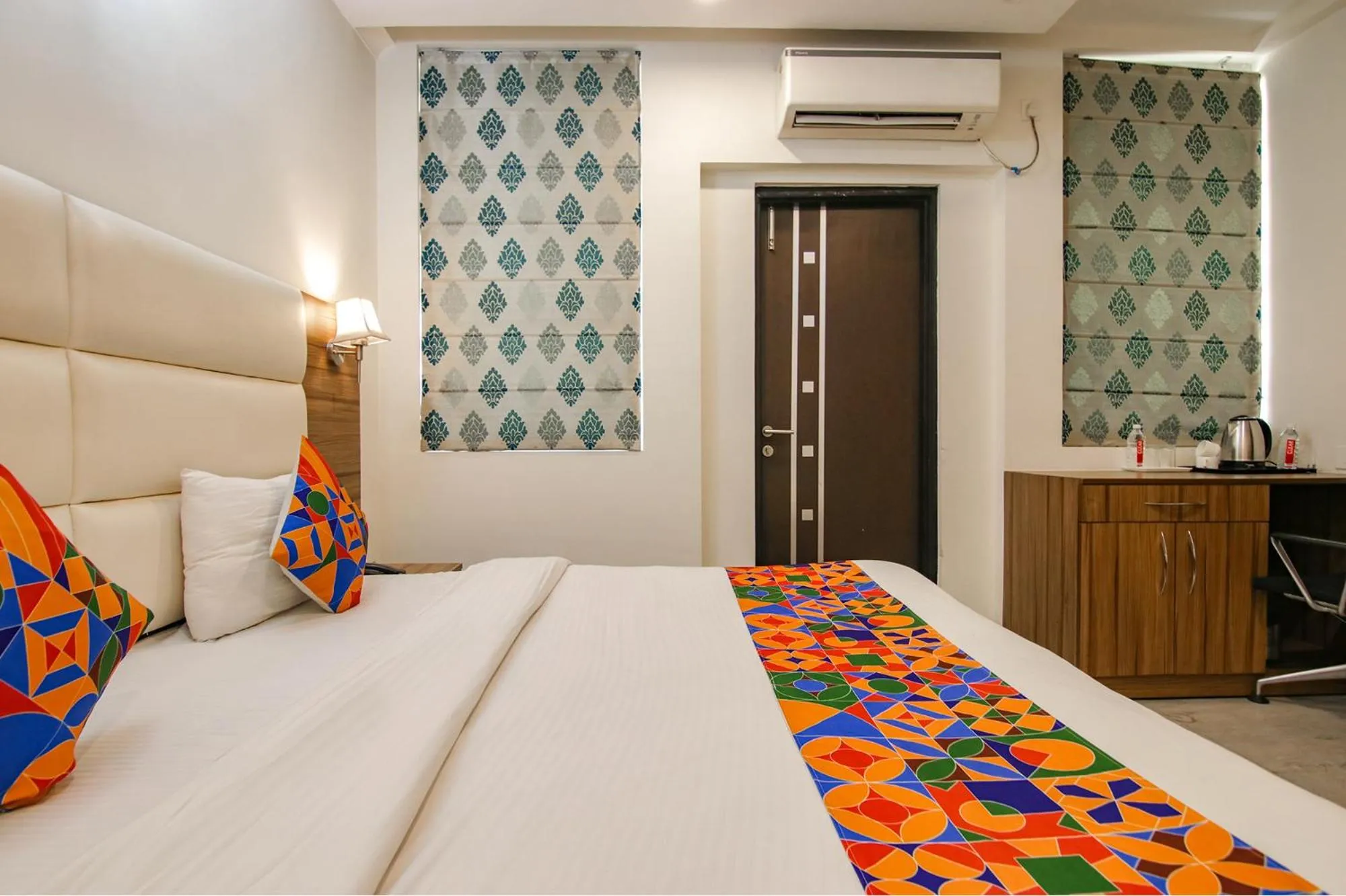 Bed in Hotel Leaf 9 INN, Cyber City near Ambience Mall