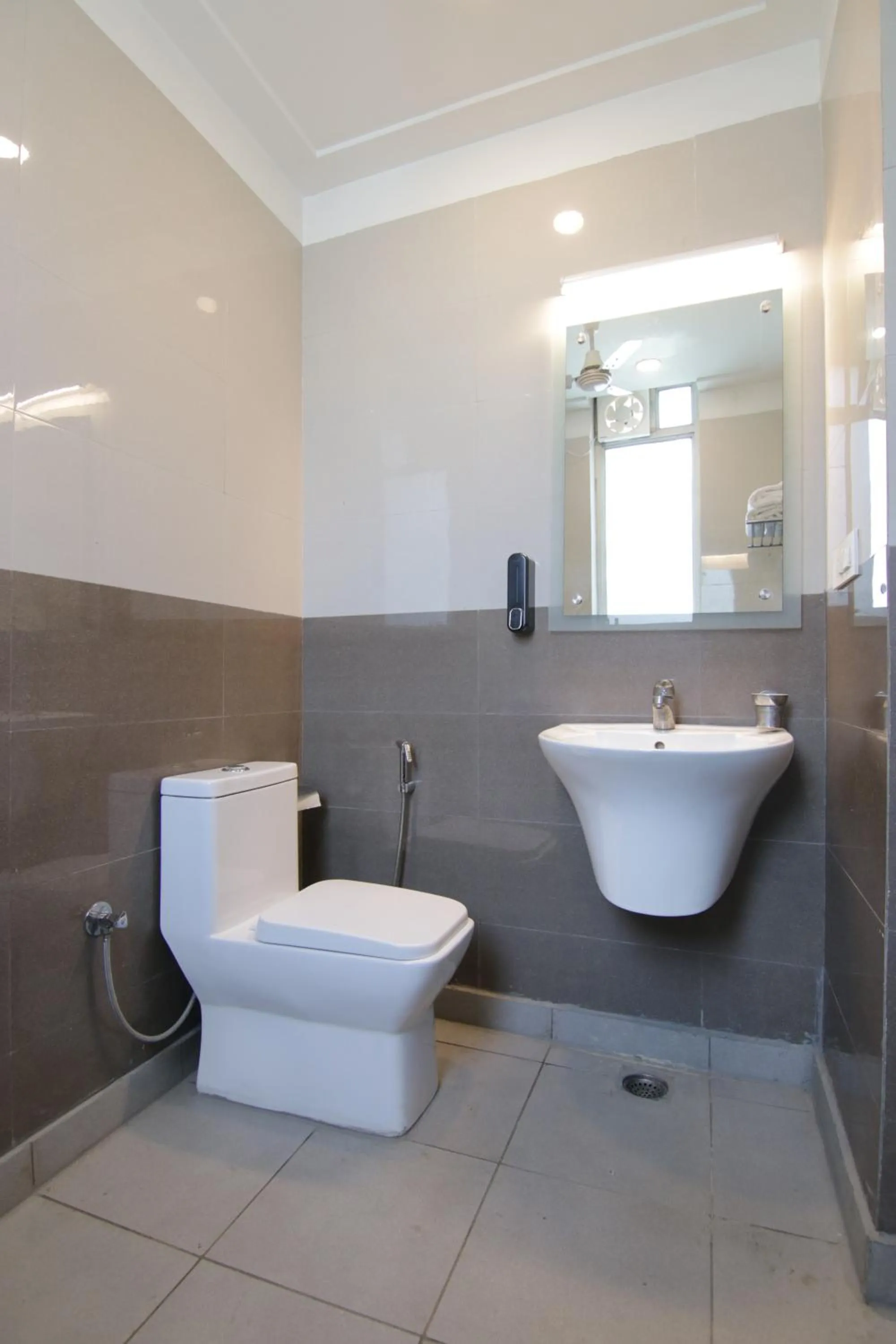 Toilet in Hotel Leaf 9 INN, Cyber City near Ambience Mall