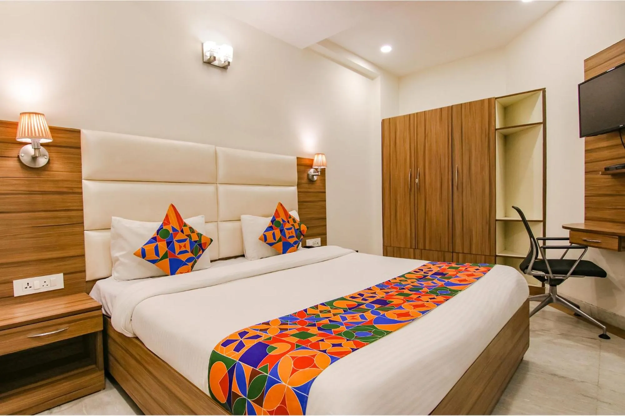 Bed in Hotel Leaf 9 INN, Cyber City near Ambience Mall