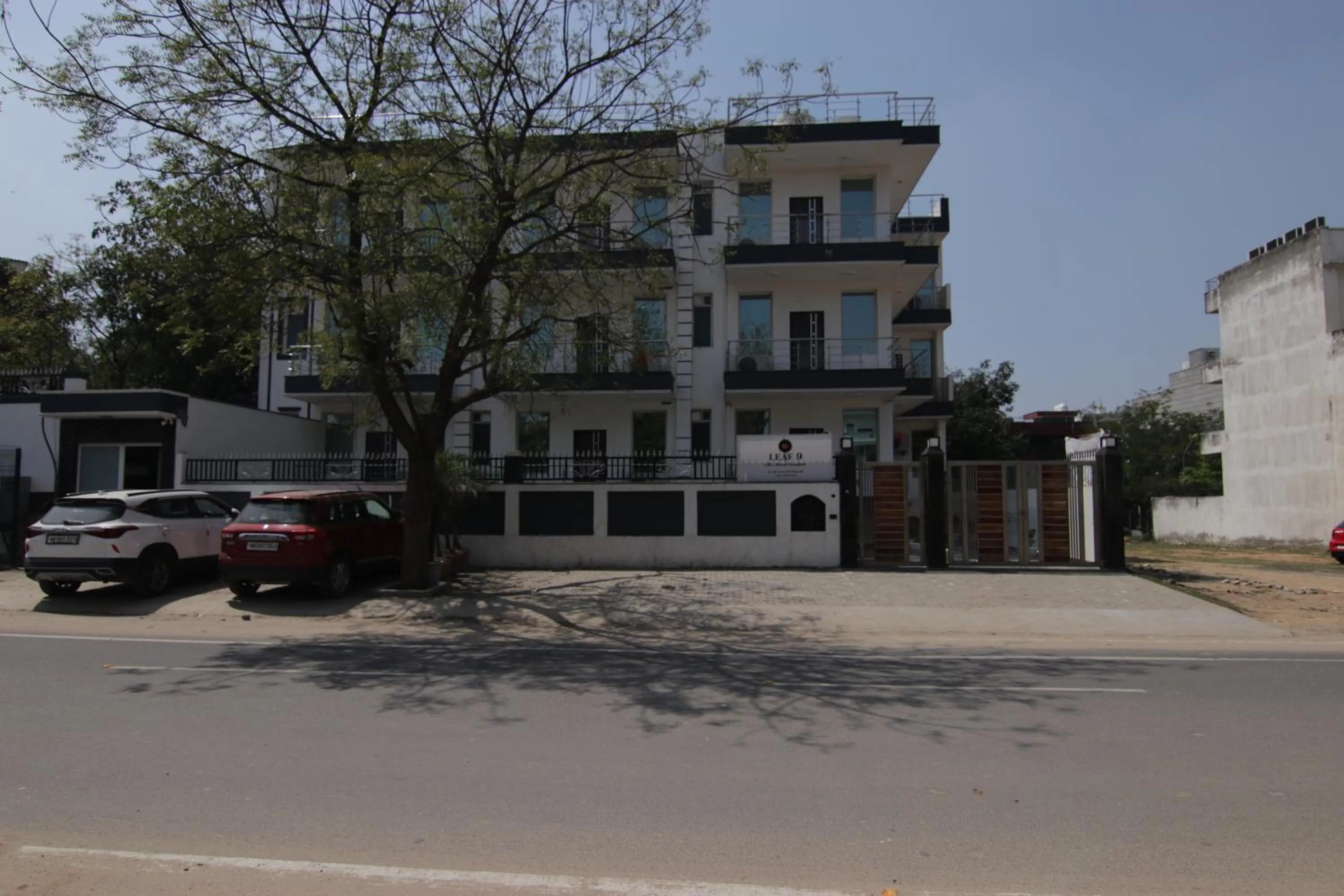 Property building in Hotel Leaf 9 INN, Cyber City near Ambience Mall