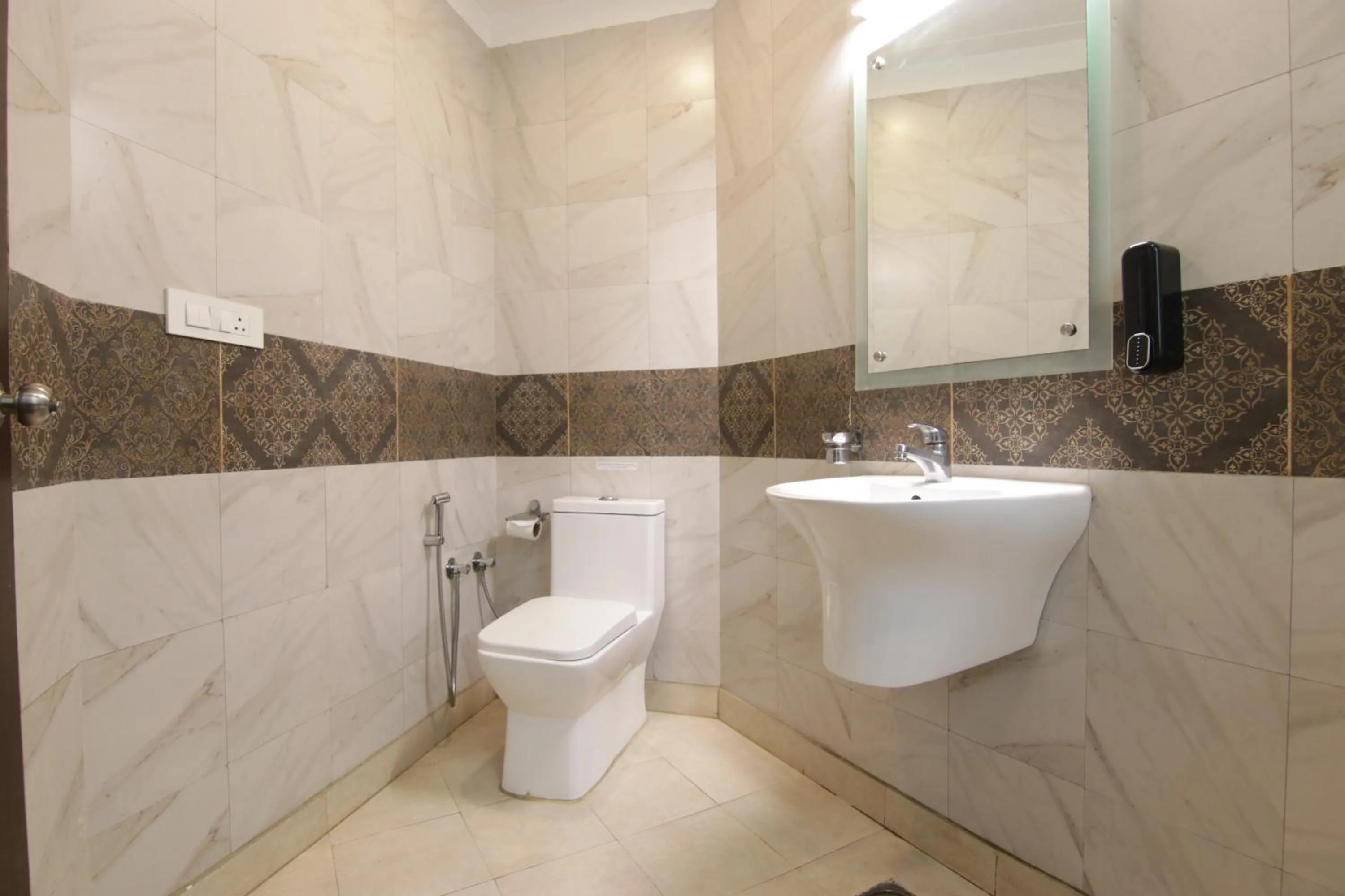 Shower in Hotel Leaf 9 INN, Cyber City near Ambience Mall