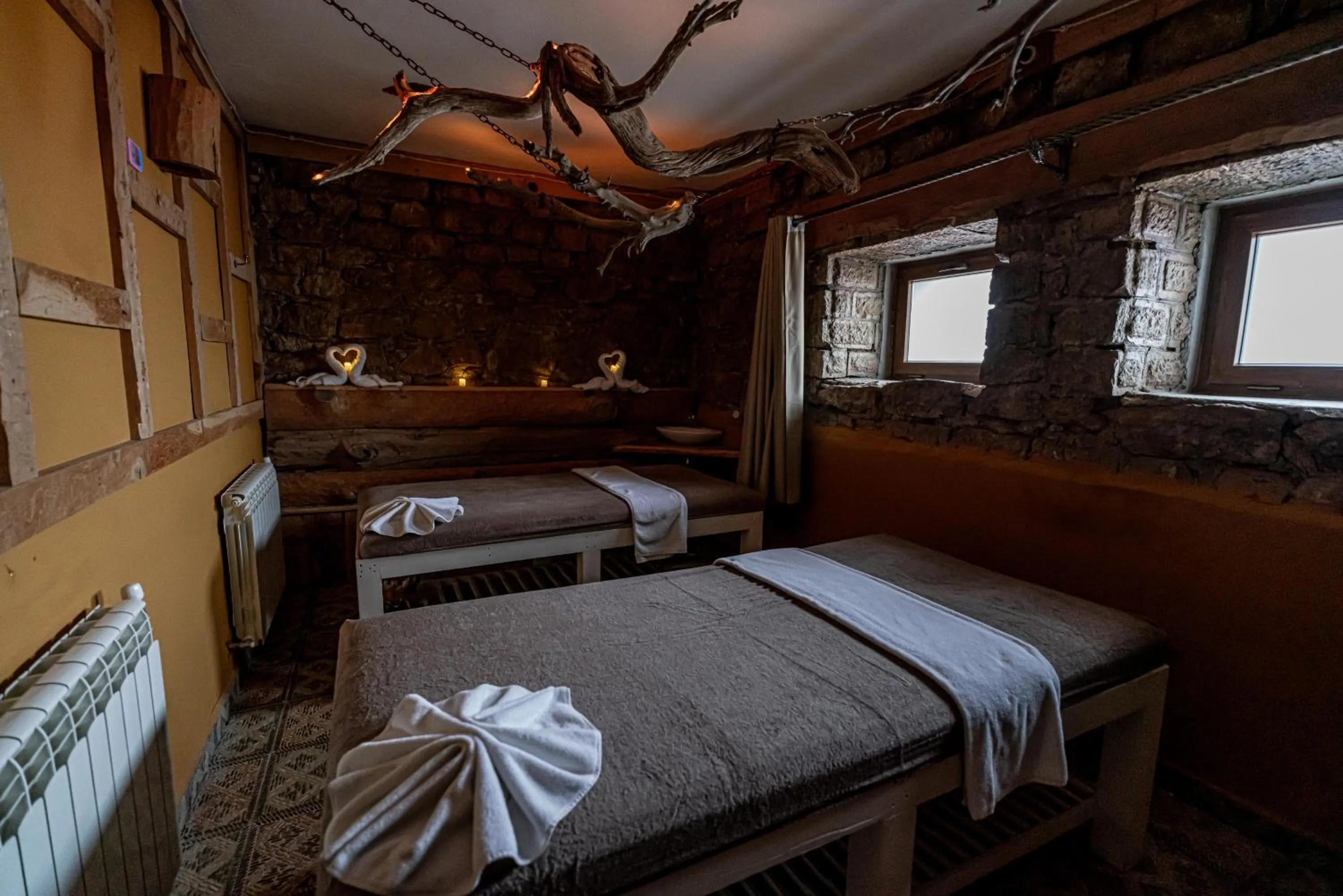 Massage, Bed in Hotel Xaluca Spa Aguelmame Sidi Ali