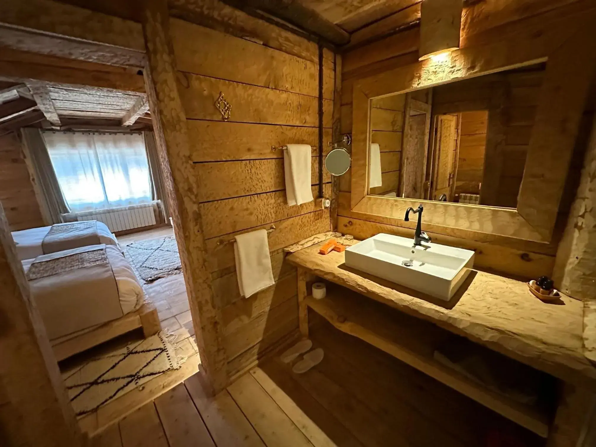 Twin Room with Mountain View in Hotel Xaluca Spa Aguelmame Sidi Ali Twin Room with Mountain View in Hotel Xaluca Spa Aguelmame Sidi Ali