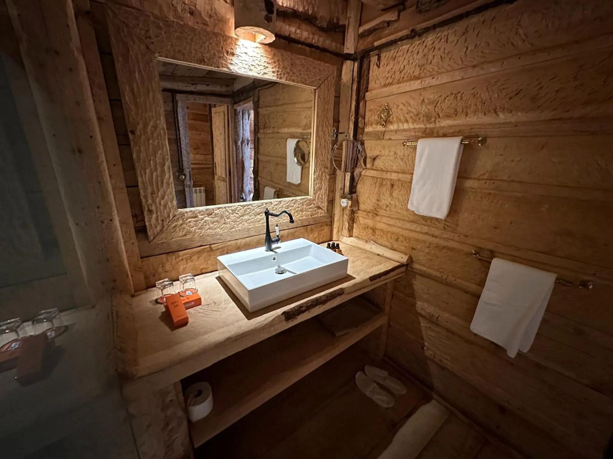 Bathroom in Hotel Xaluca Spa Aguelmame Sidi Ali