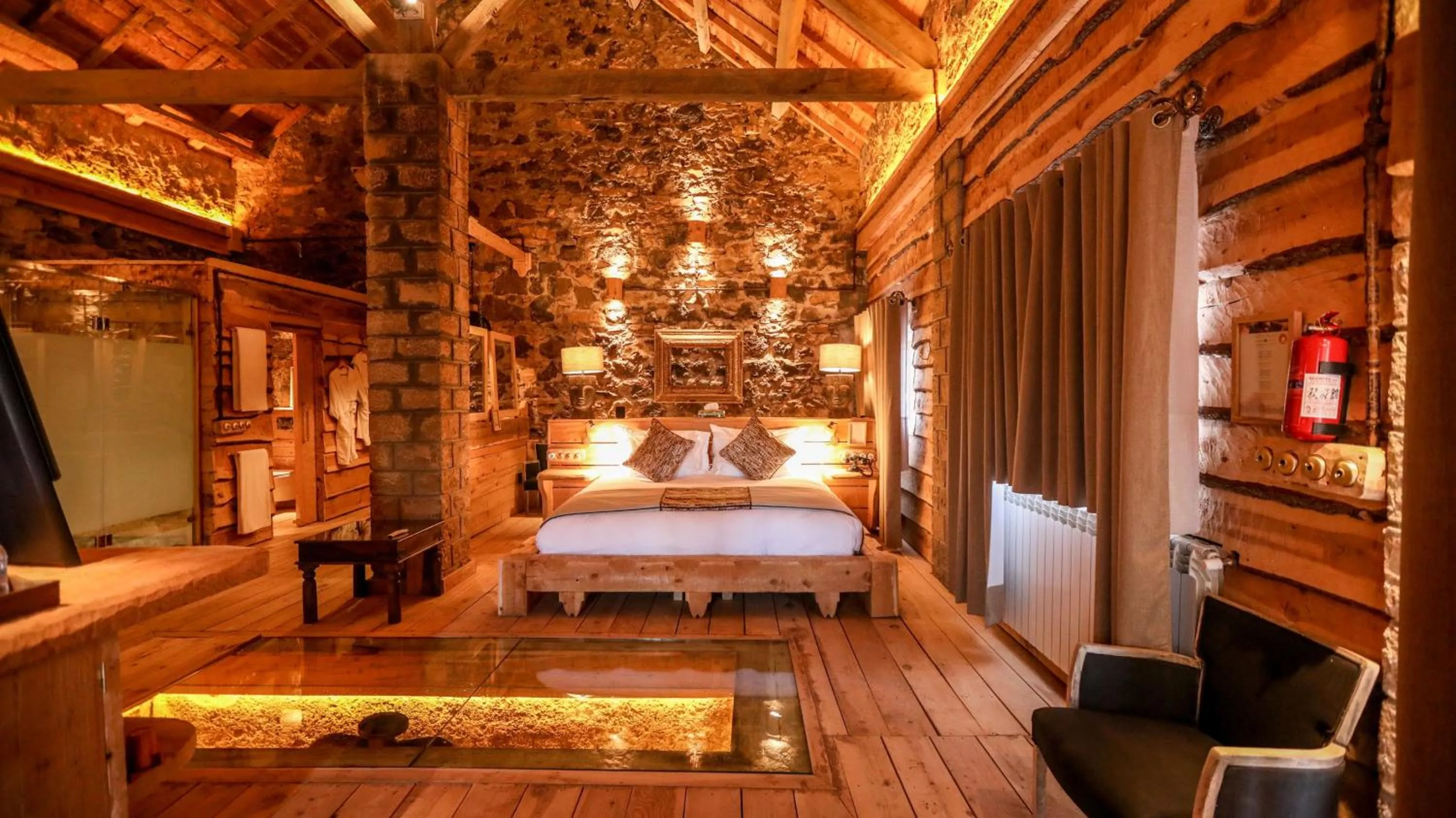 Photo of the whole room, Bed in Hotel Xaluca Spa Aguelmame Sidi Ali