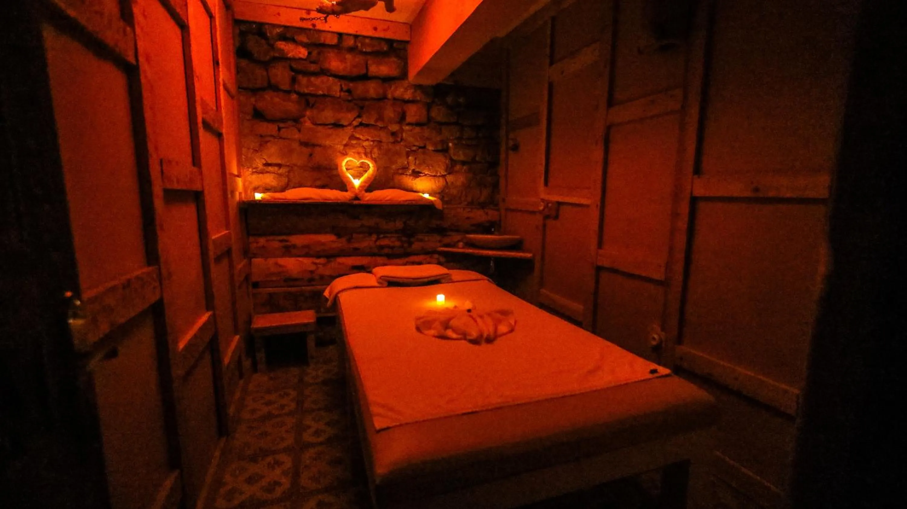 Massage in Hotel Xaluca Spa Aguelmame Sidi Ali