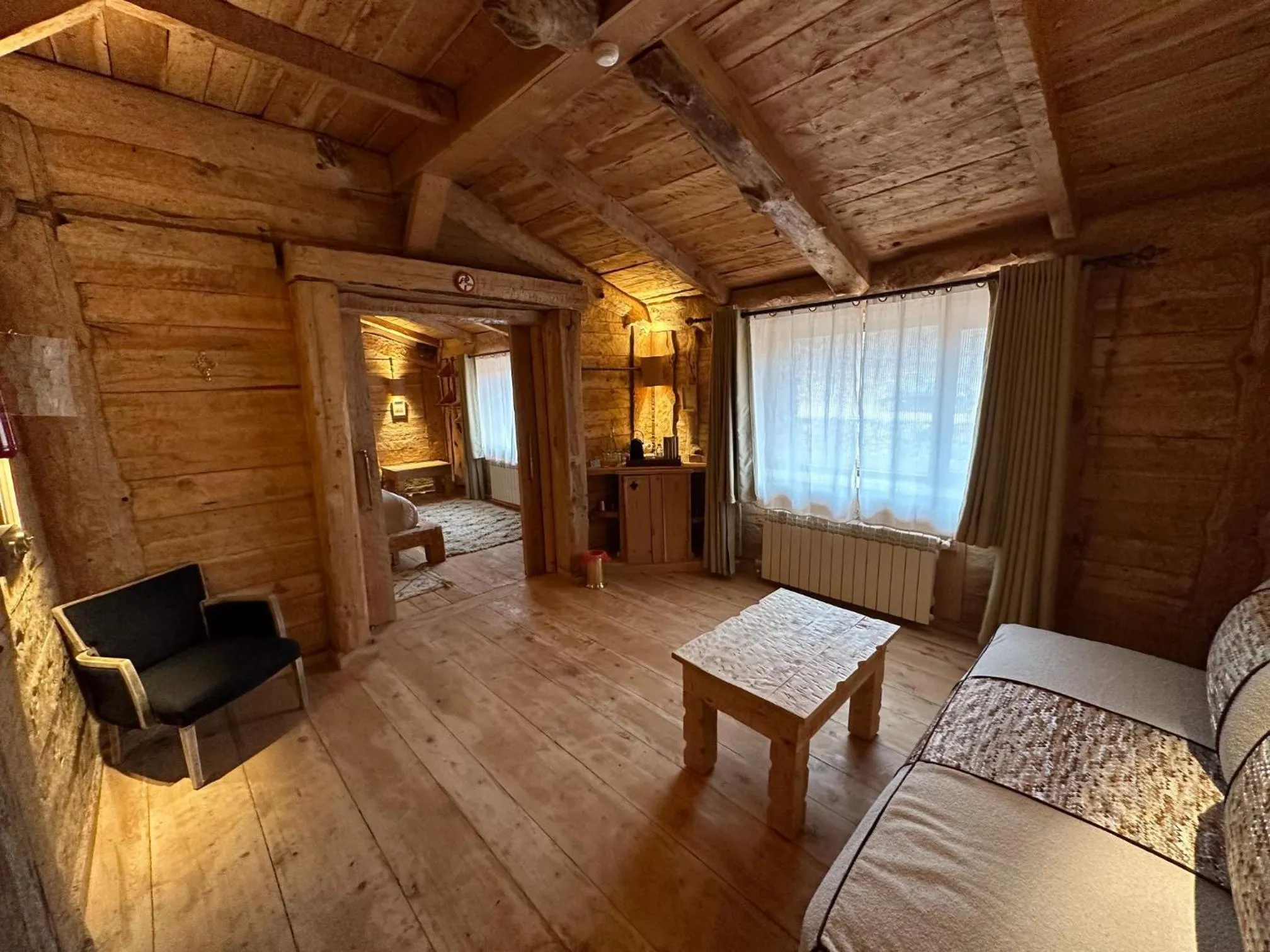 Living room, Bed in Hotel Xaluca Spa Aguelmame Sidi Ali