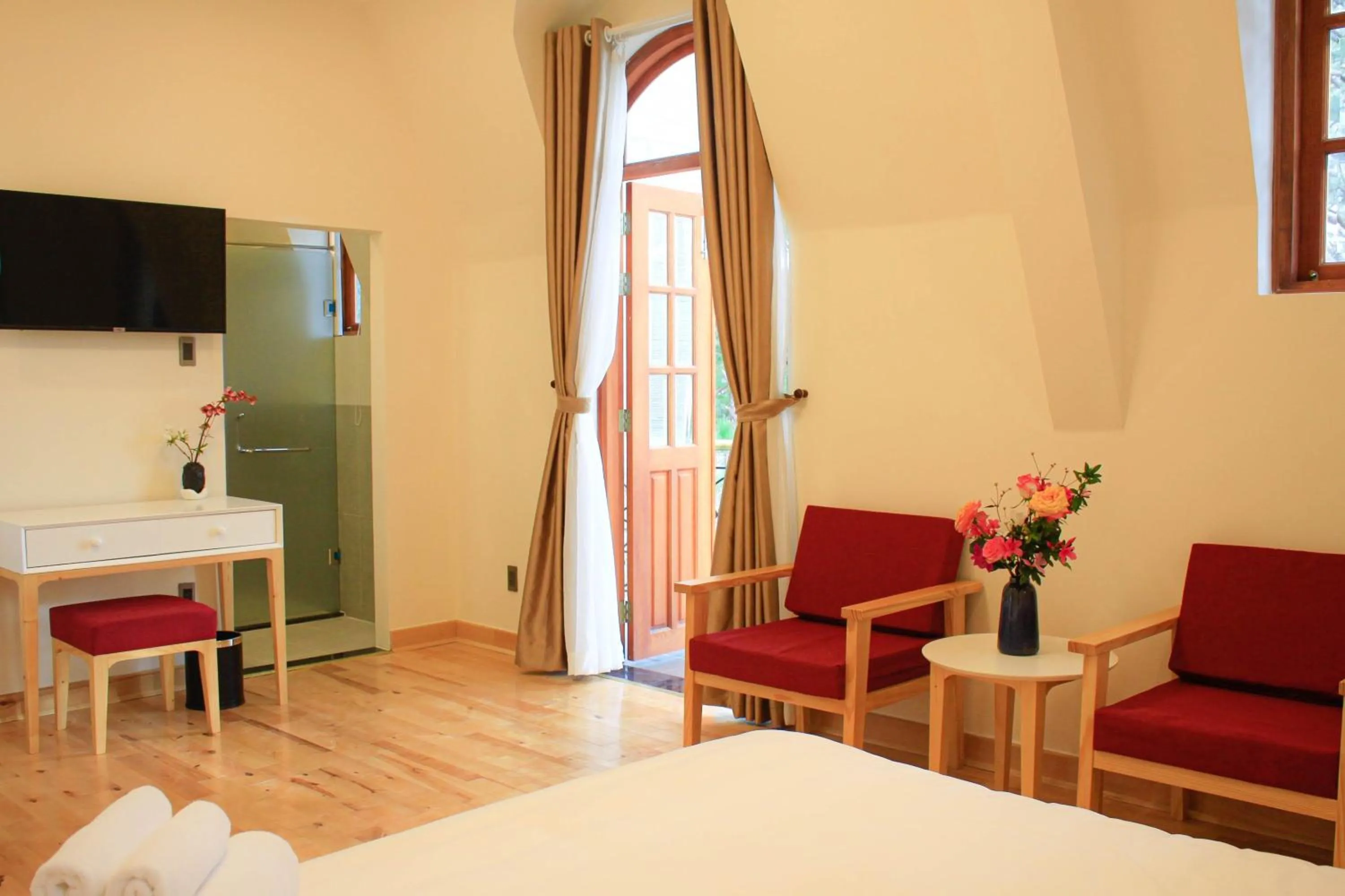 Bedroom, Bed in Omirita Resort Dalat