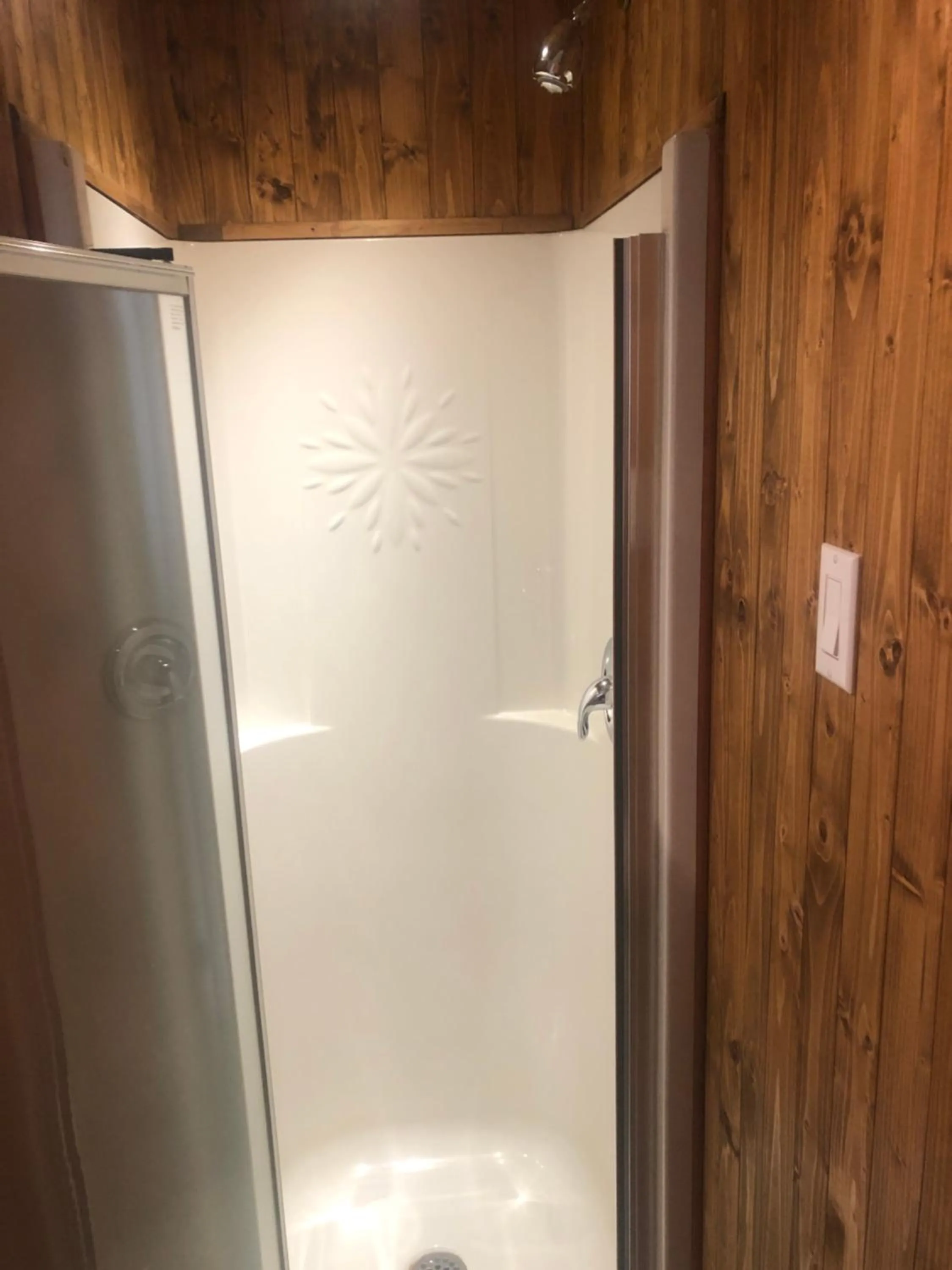 Shower in Chalets les chanterelles de Forillon