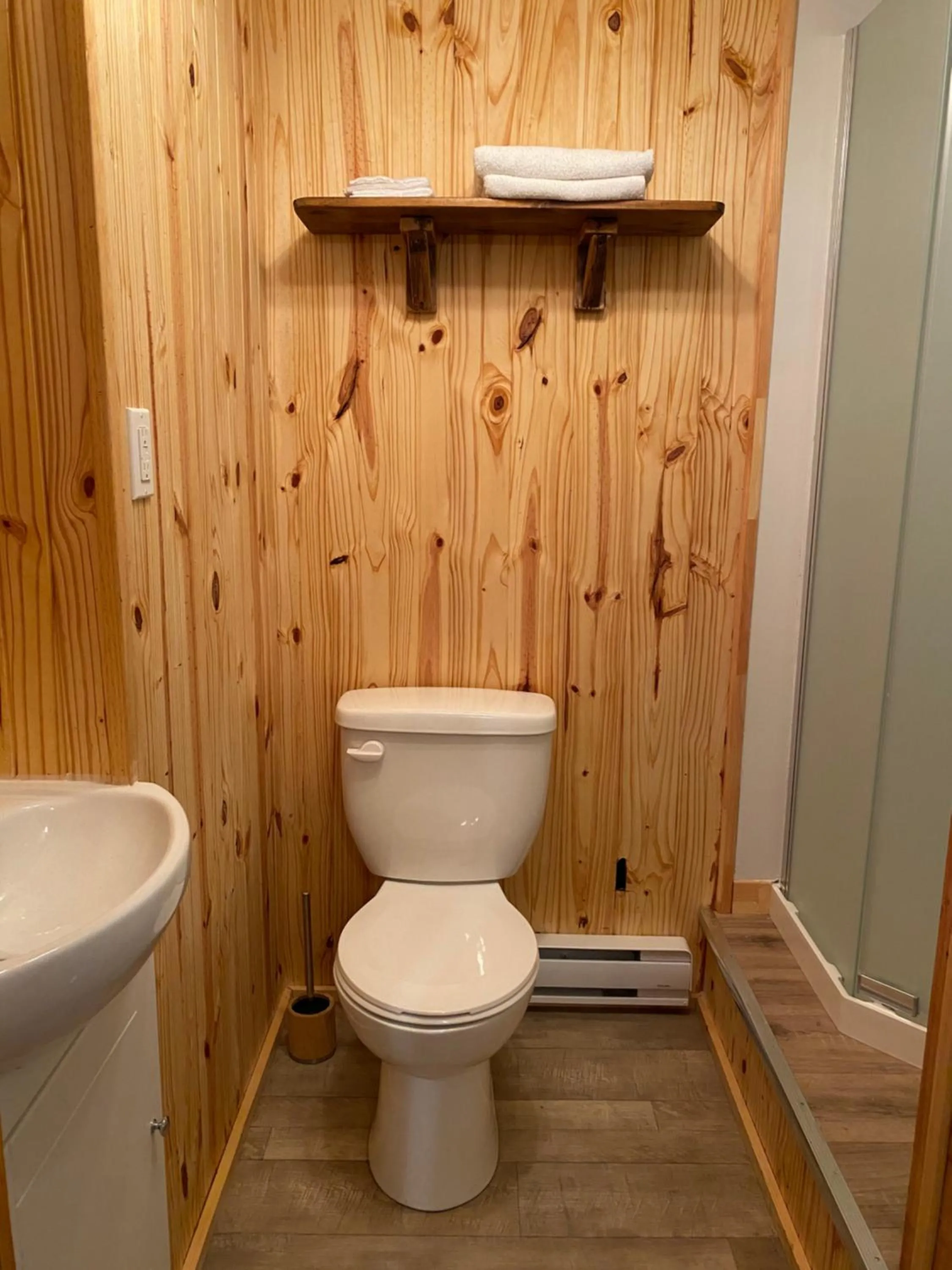 Toilet in Chalets les chanterelles de Forillon