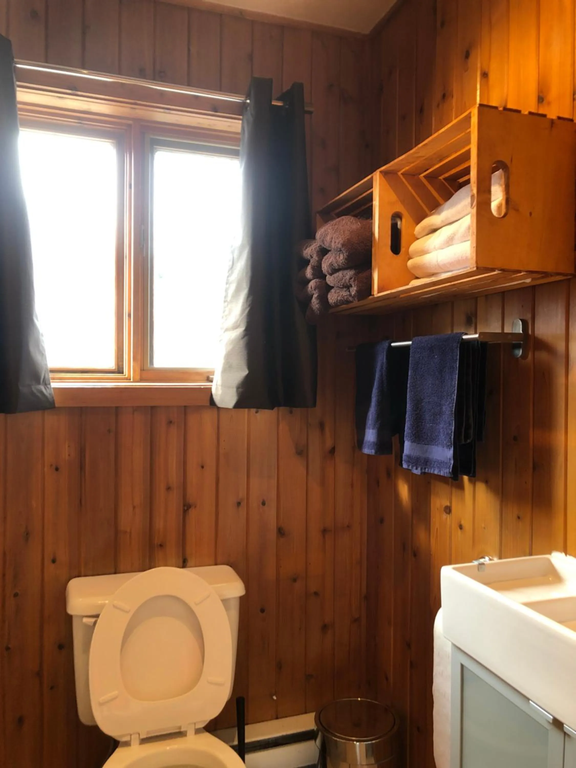 Toilet in Chalets les chanterelles de Forillon