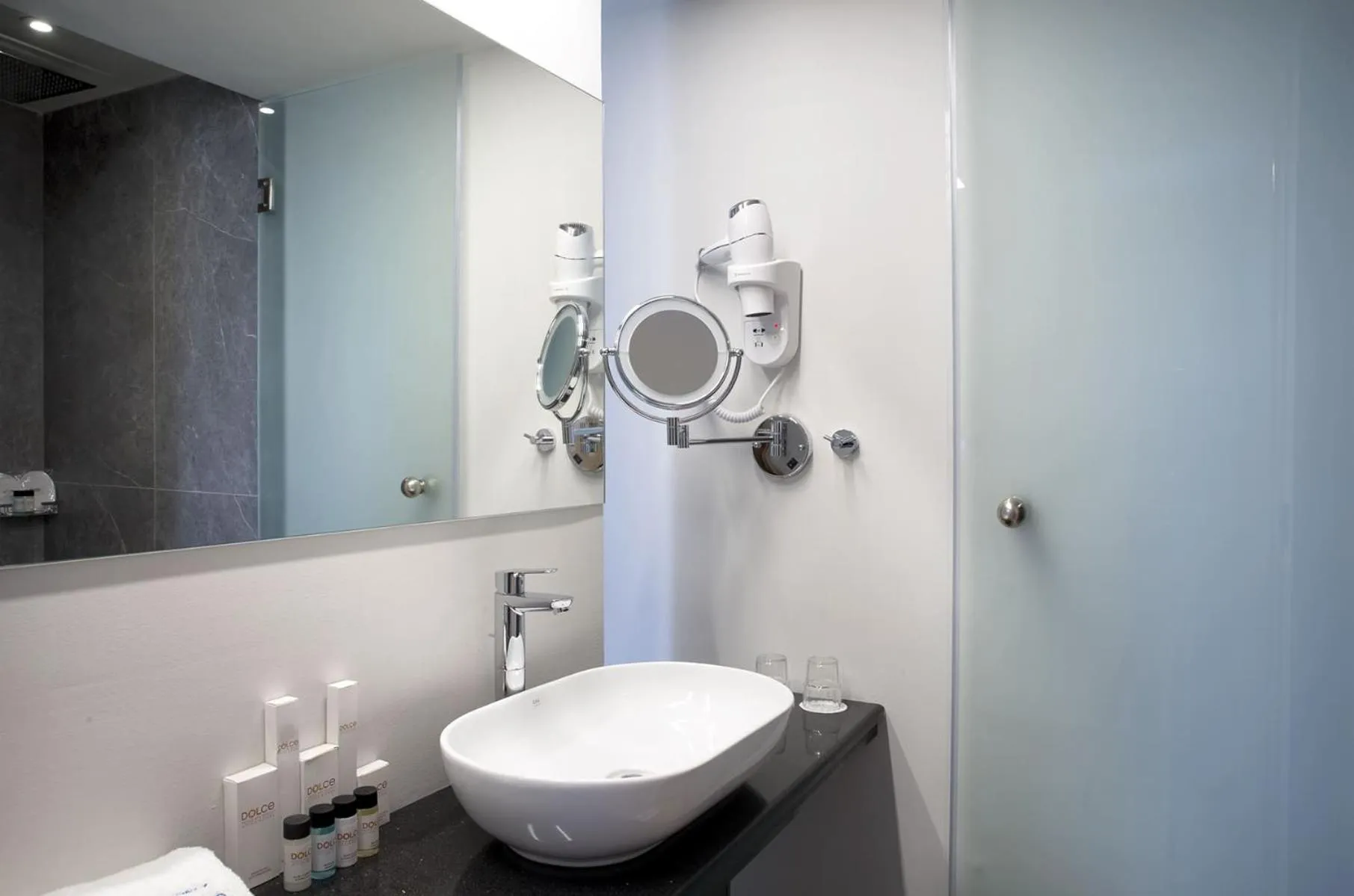 Bathroom in Zeus Dolce by Wyndham Athens