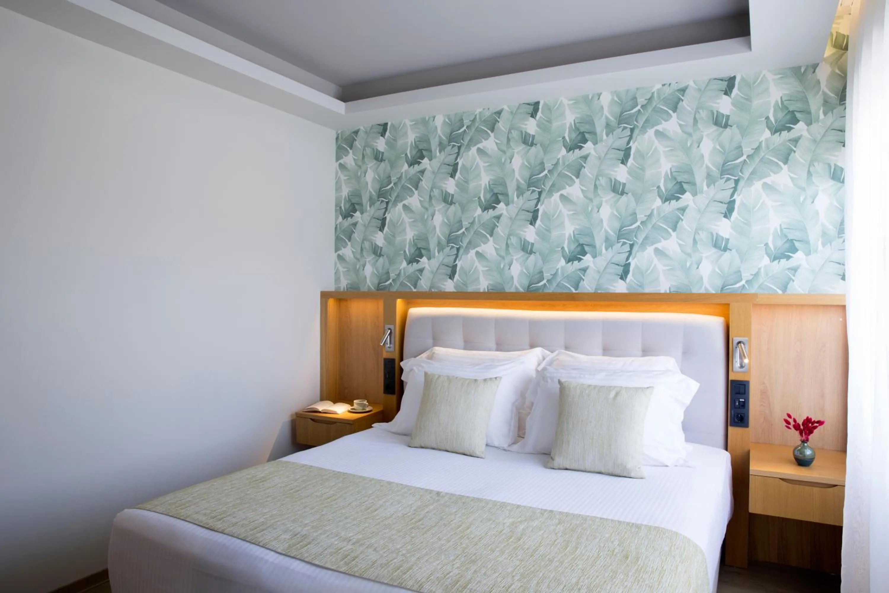 Bedroom, Bed in Zeus Dolce by Wyndham Athens