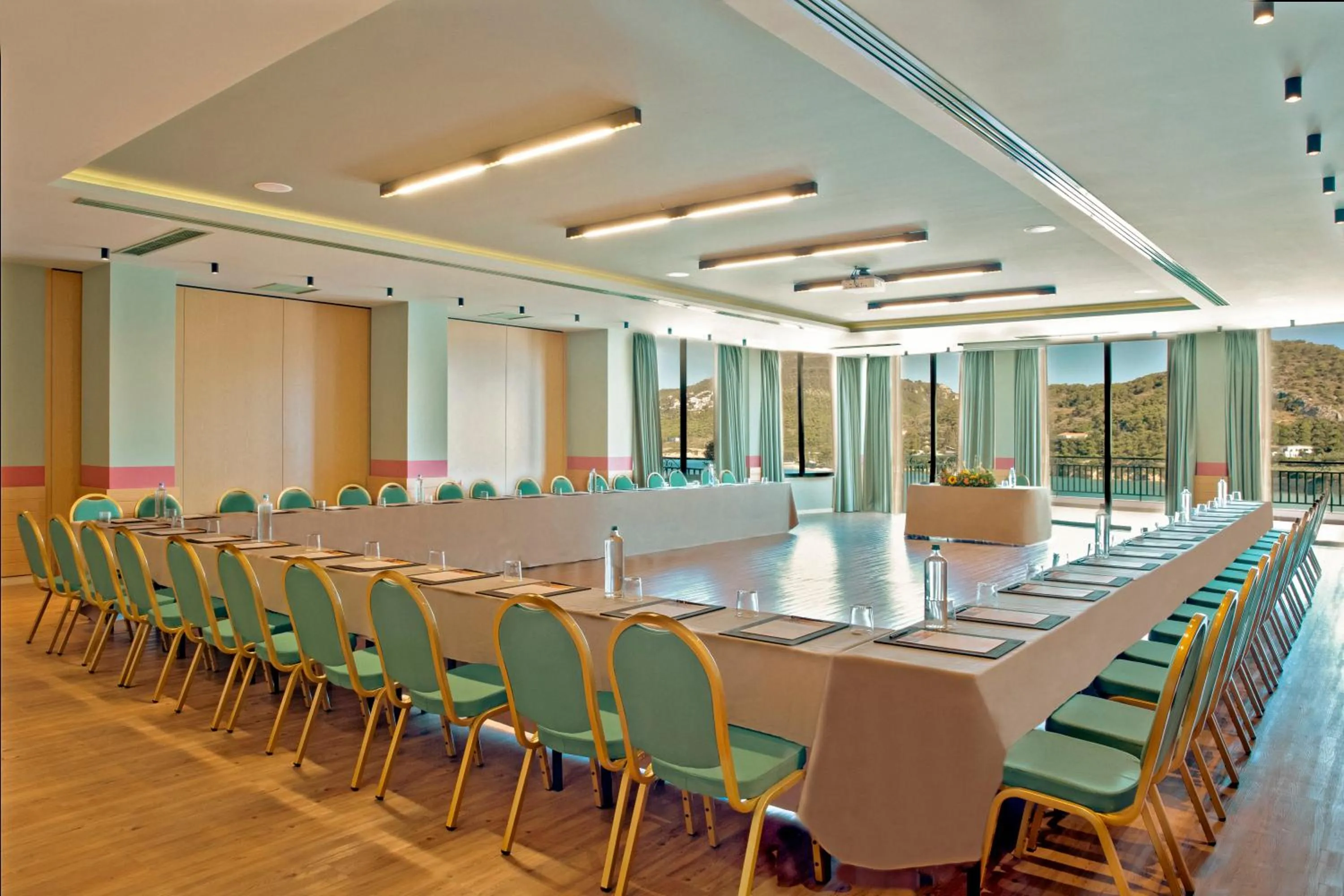 Zeus Dolce by Wyndham Athens