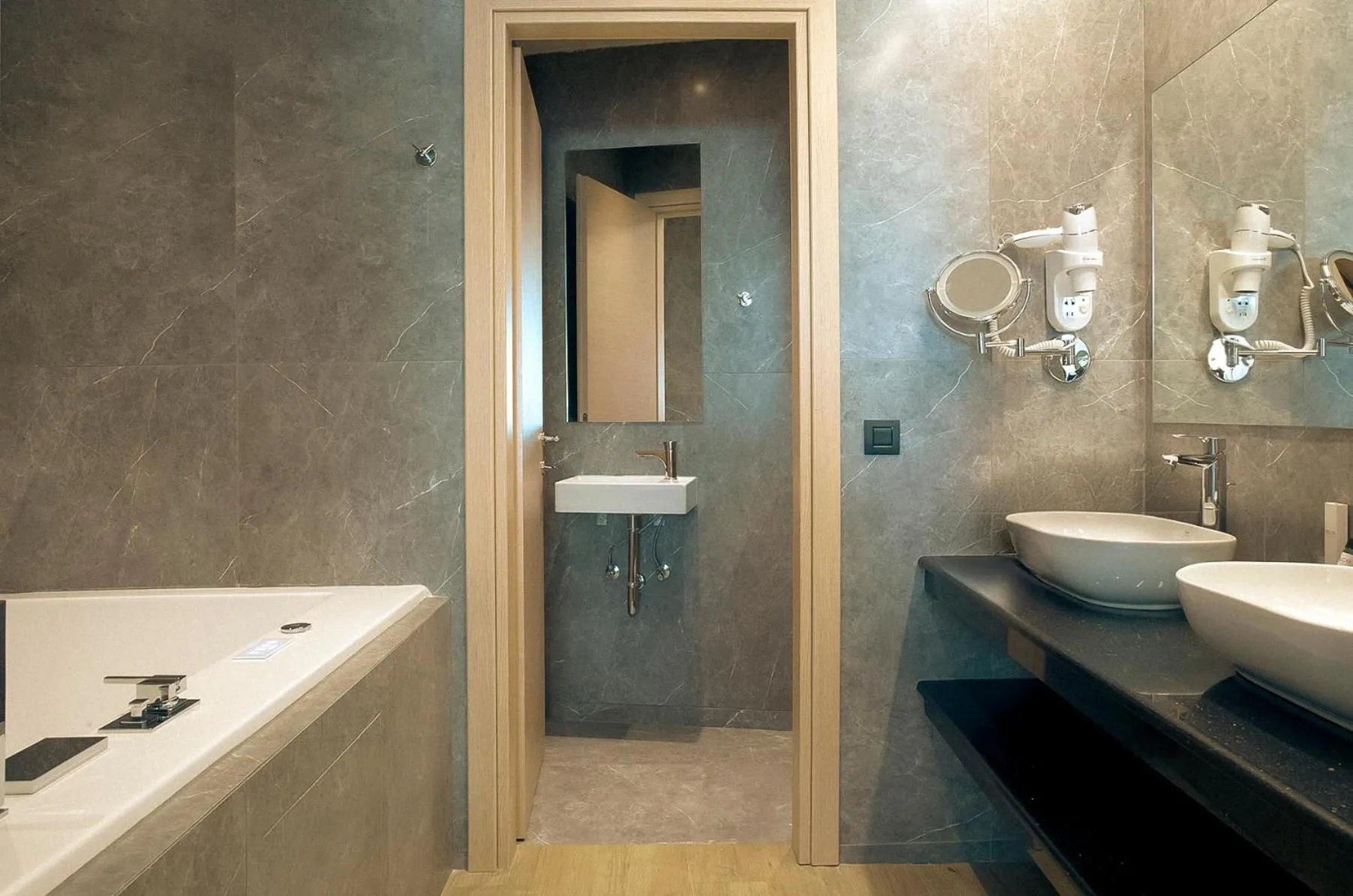 Zeus Dolce by Wyndham Athens