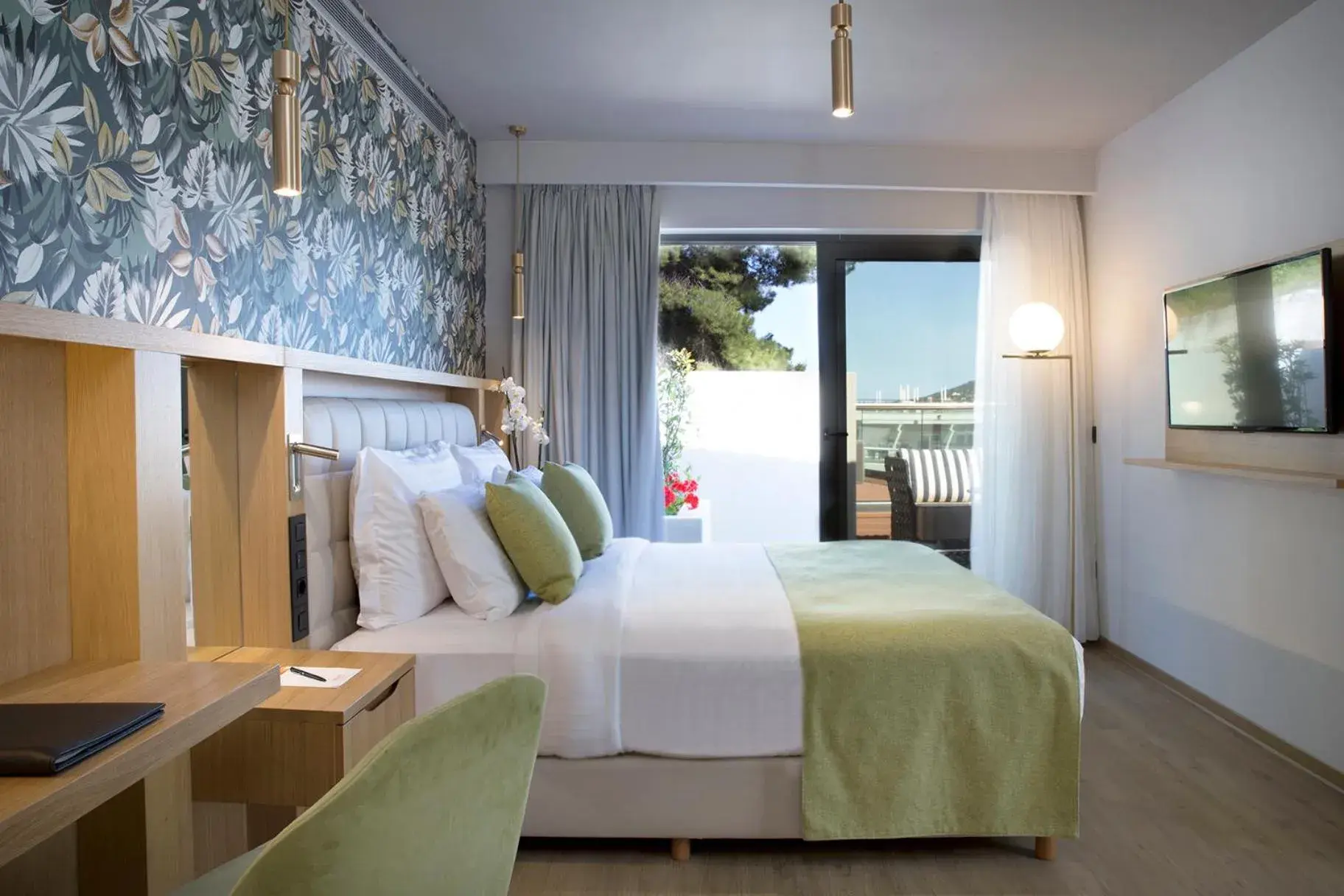 Photo of the whole room, Bed in Zeus Dolce by Wyndham Athens Photo of the whole room, Bed in Zeus Dolce by Wyndham Athens