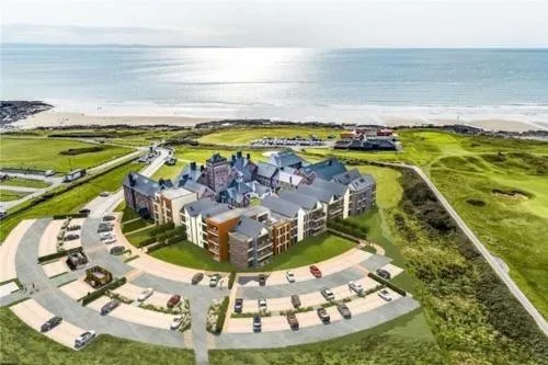 Stunning Sea View Two Bed Two Bathroom Apartment