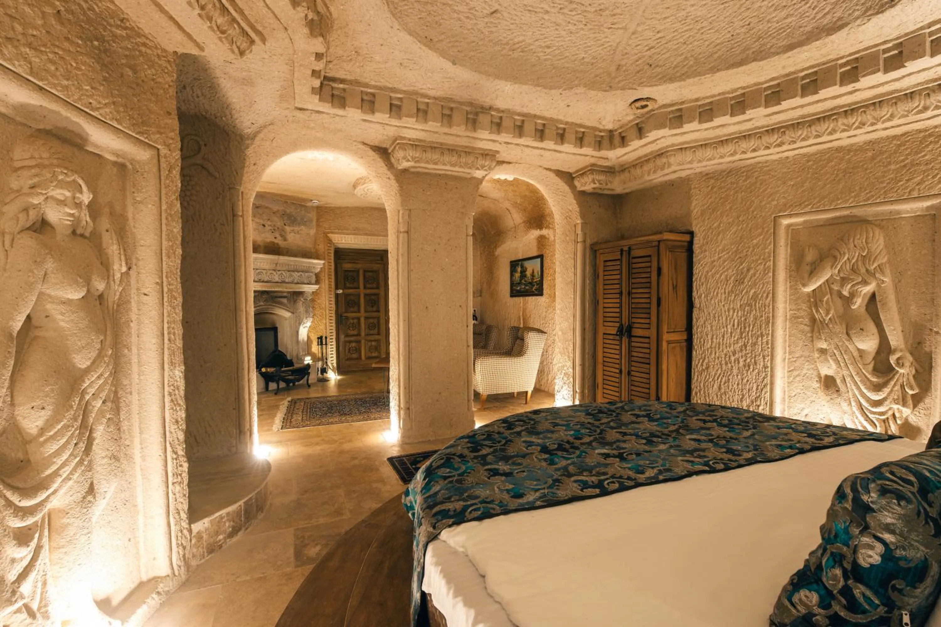 Photo of the whole room, Bed in Harem Suites Cappadocia