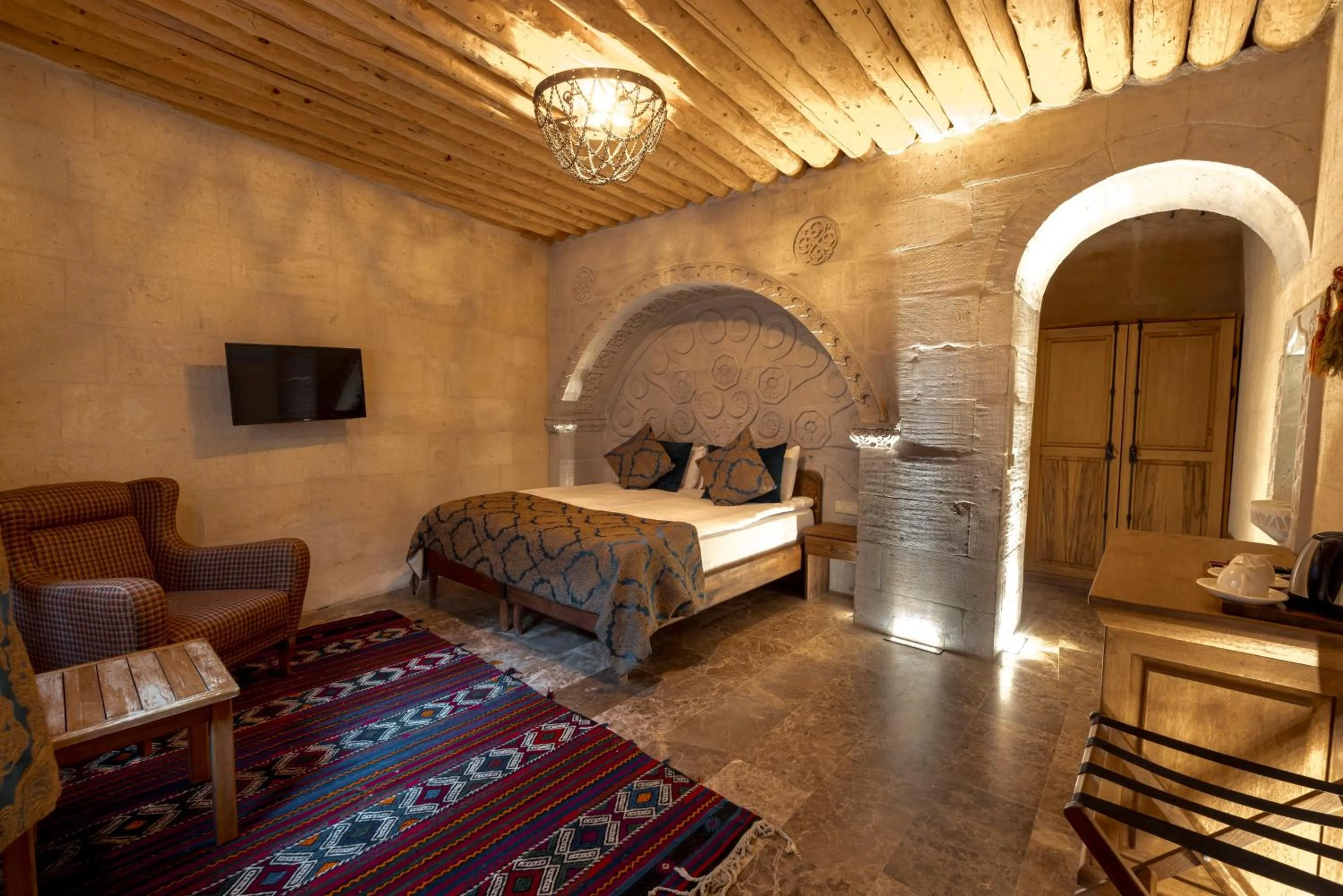 Photo of the whole room, Bed in Harem Suites Cappadocia