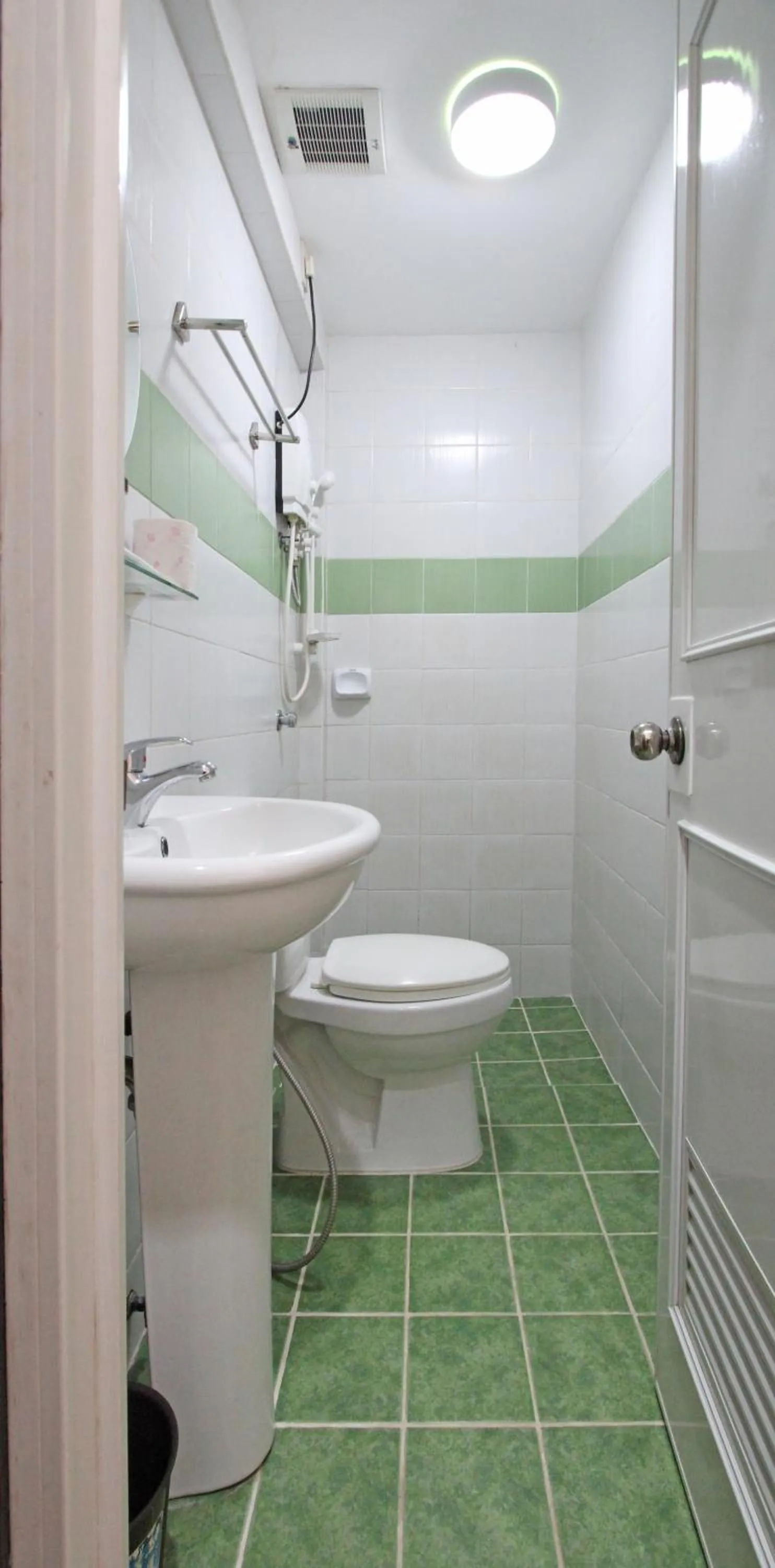 Shower in Balaibinda Lodge