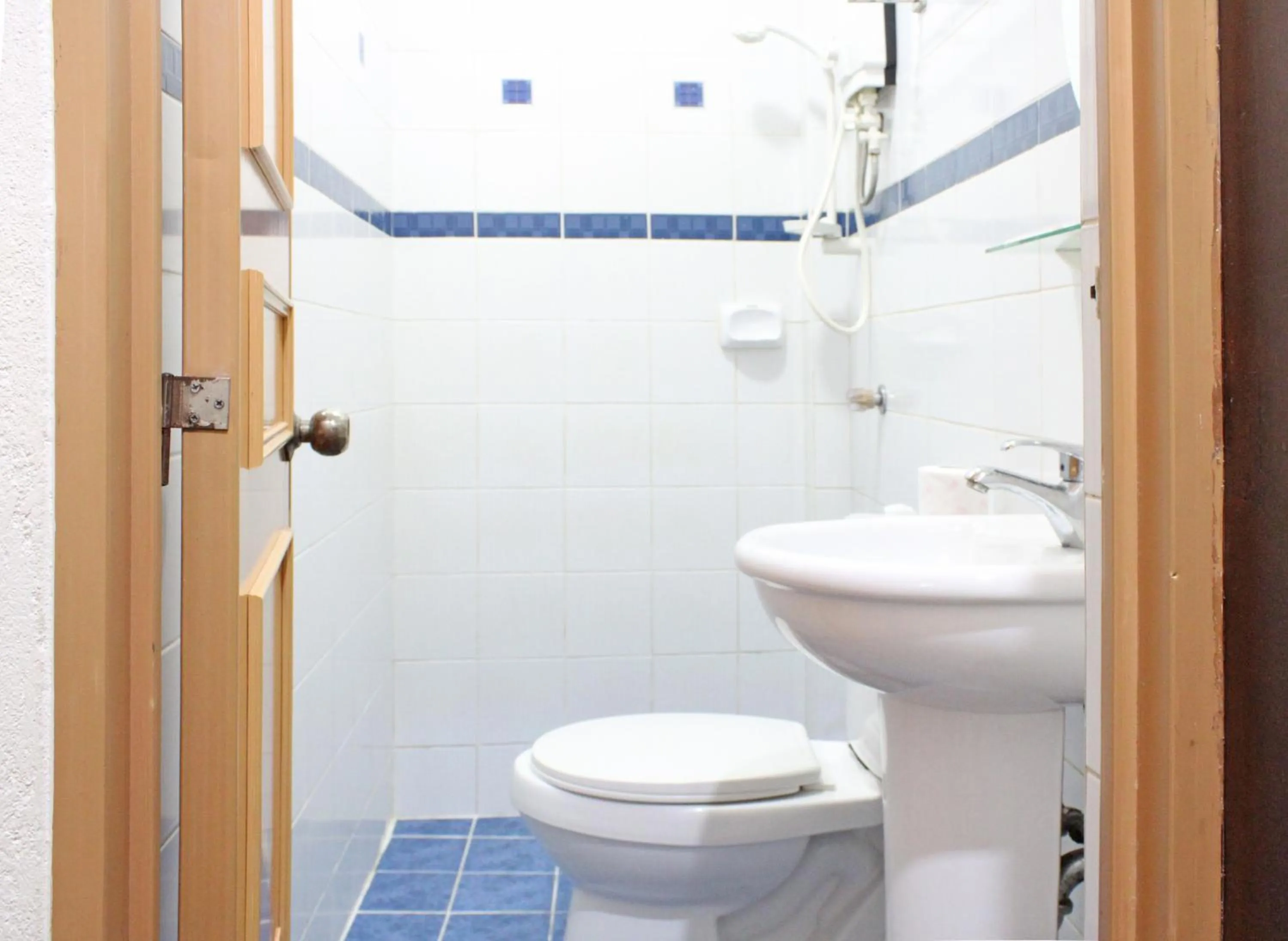 Shower in Balaibinda Lodge