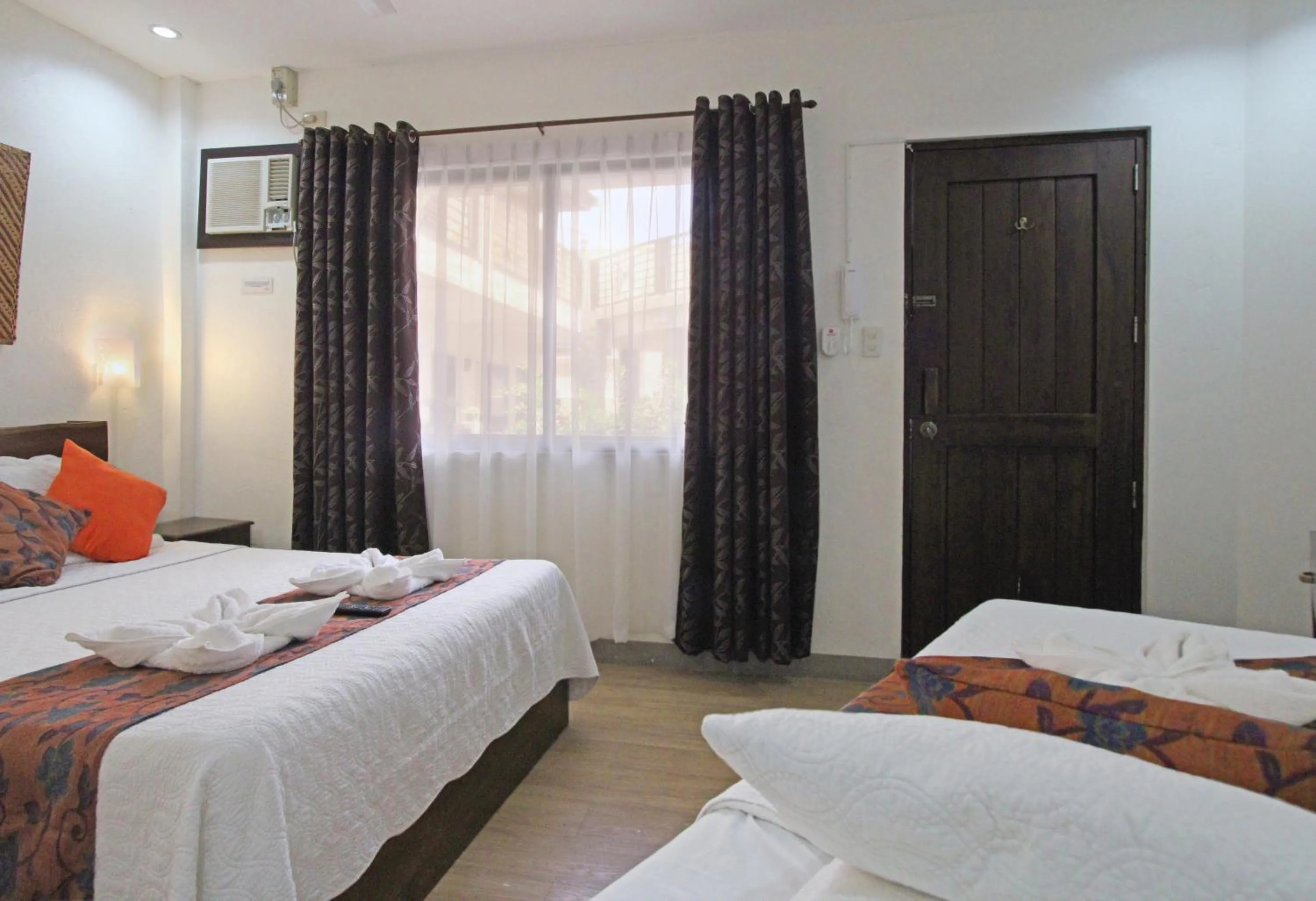 Bed in Balaibinda Lodge