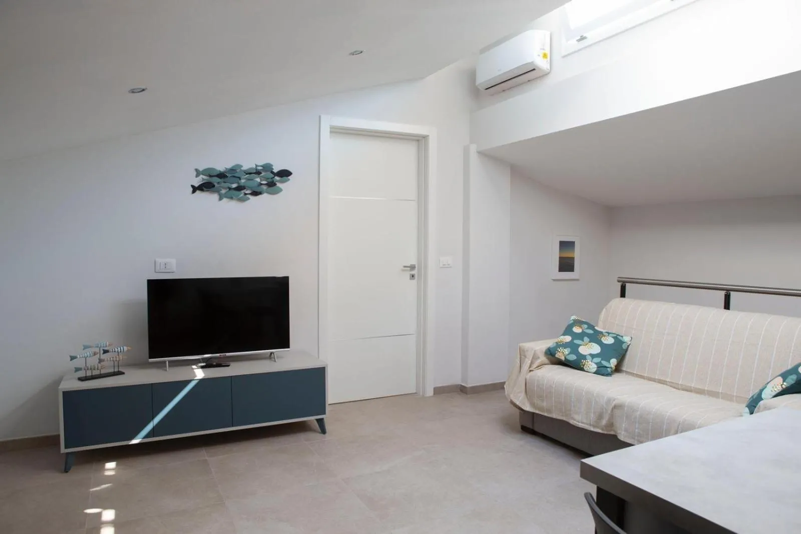 Living room, Bed in Le case di vada - Il Faro