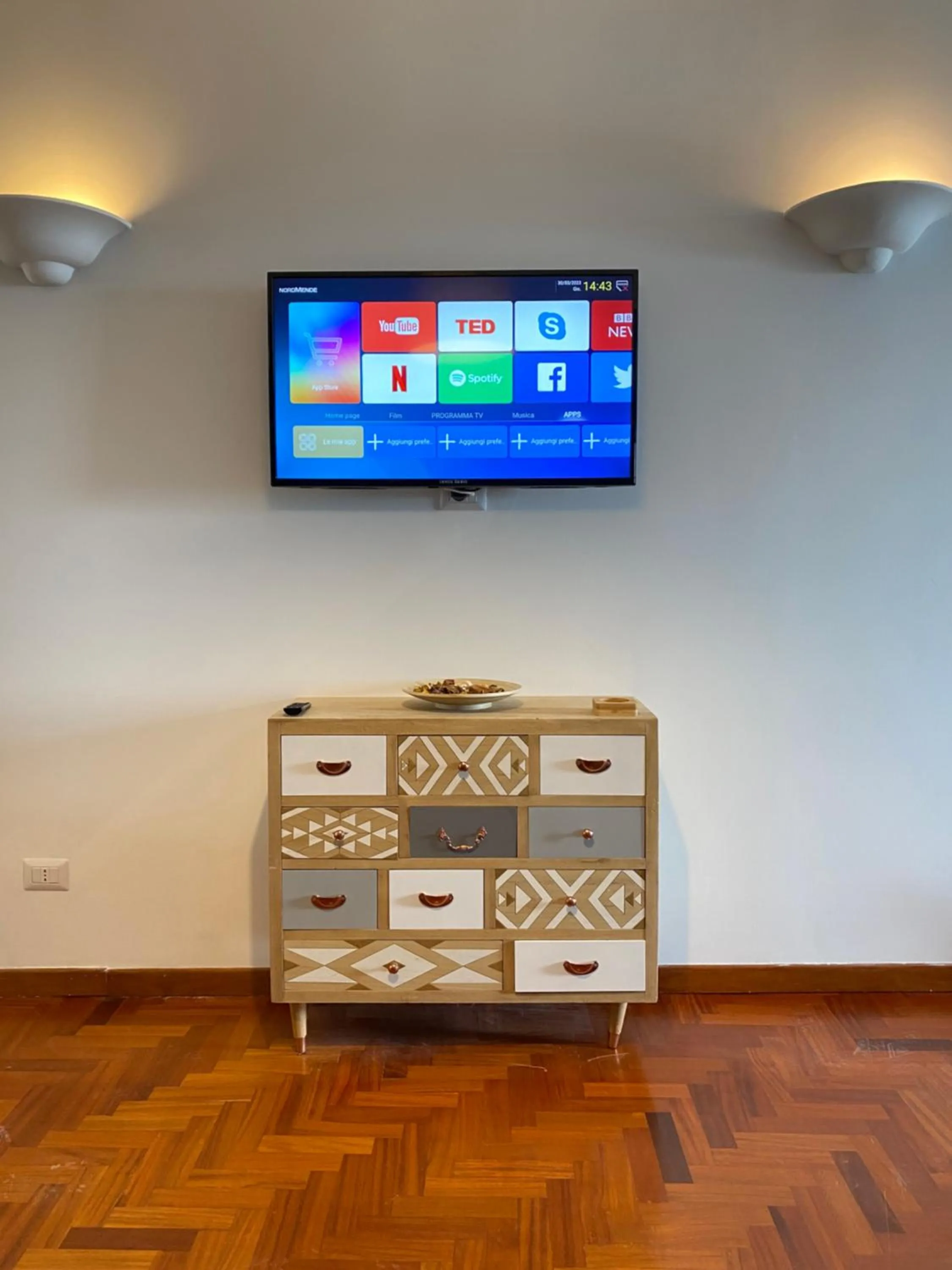 TV and multimedia in Pausea Suite