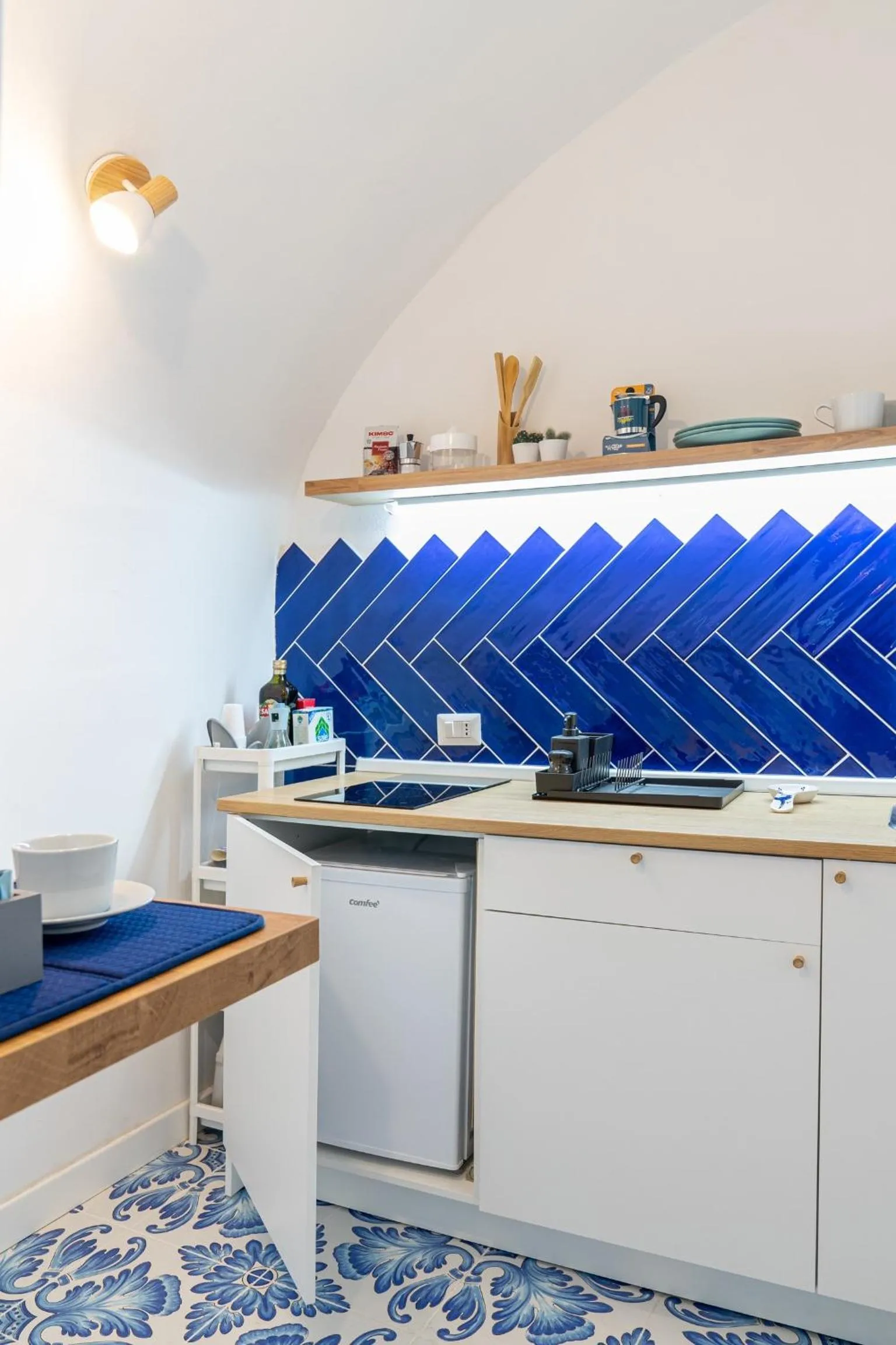 Kitchen or kitchenette in Pausea Suite