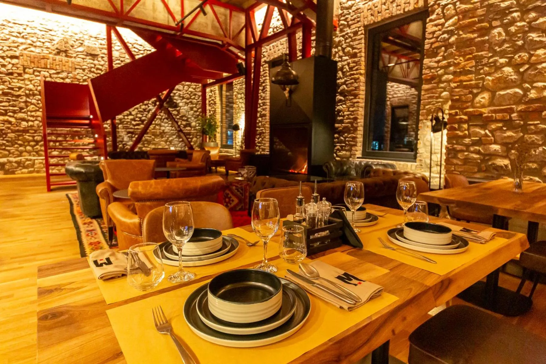 Restaurant/places to eat in Melesin Distillery