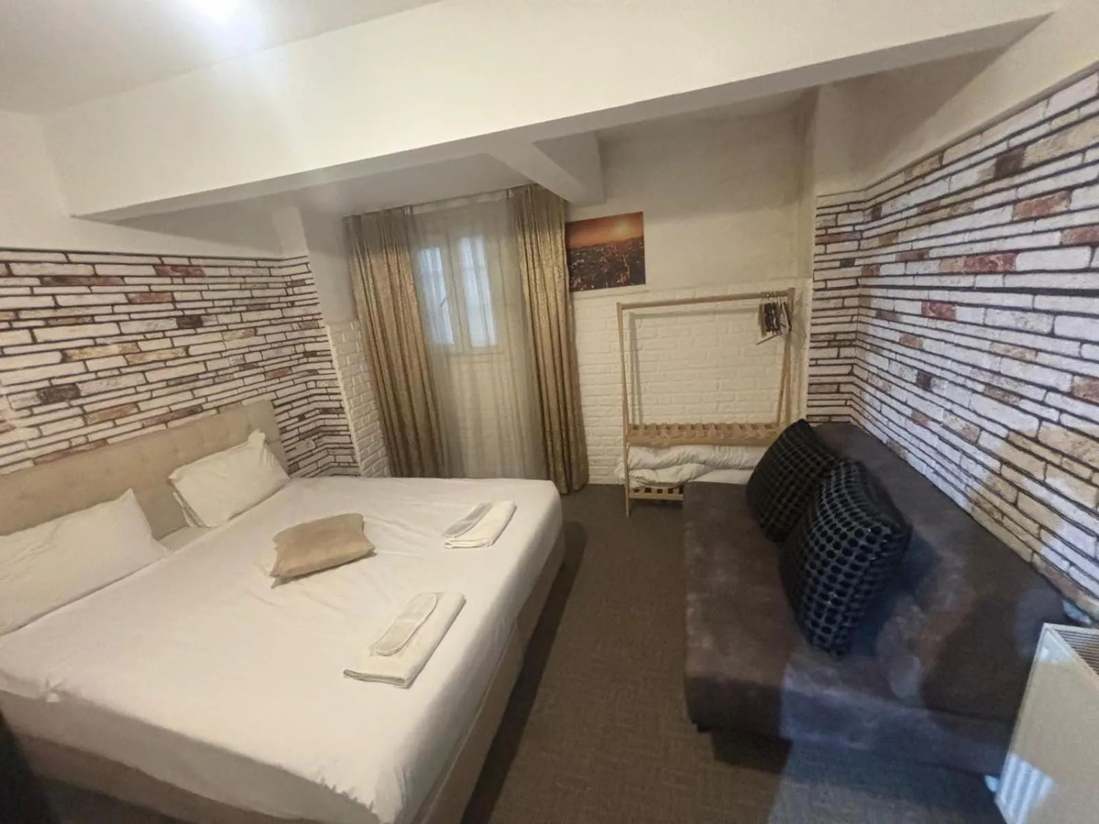 Living room, Bed in Mara Suite Taxim