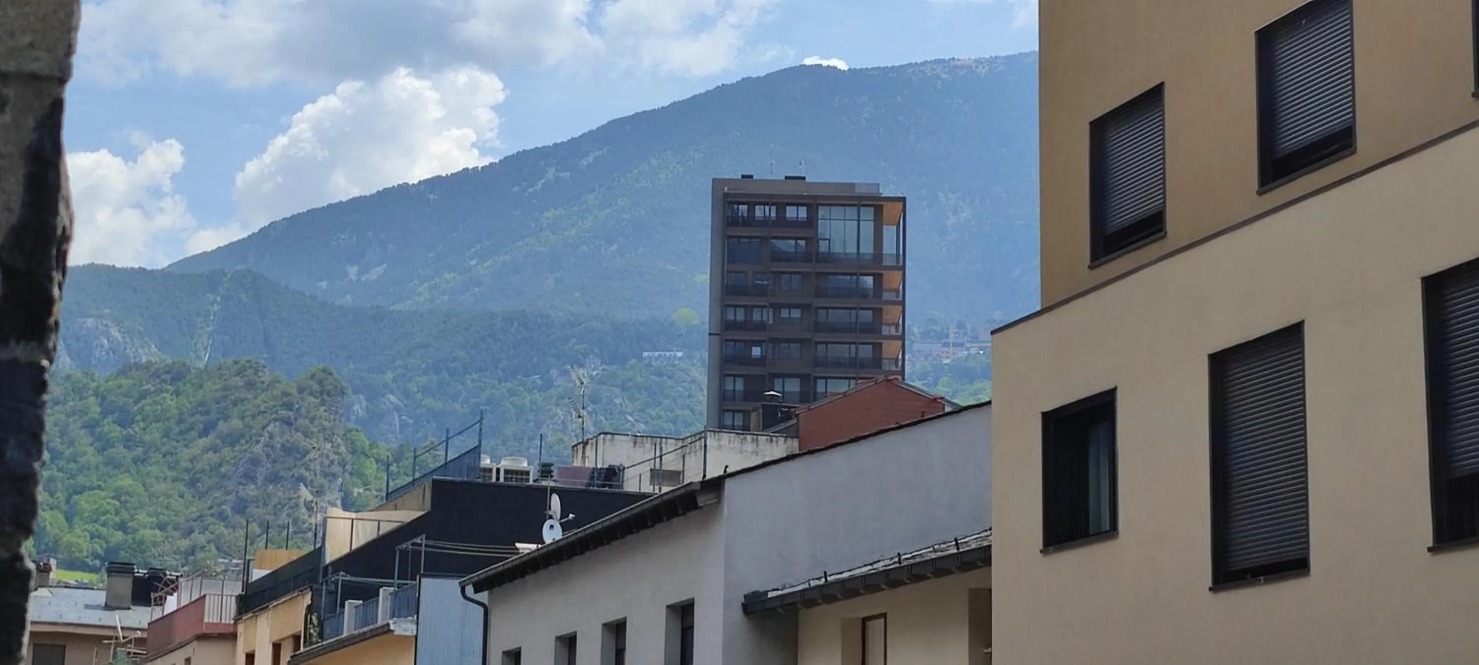 Superb flat in the centre of capital, ski, Caldea