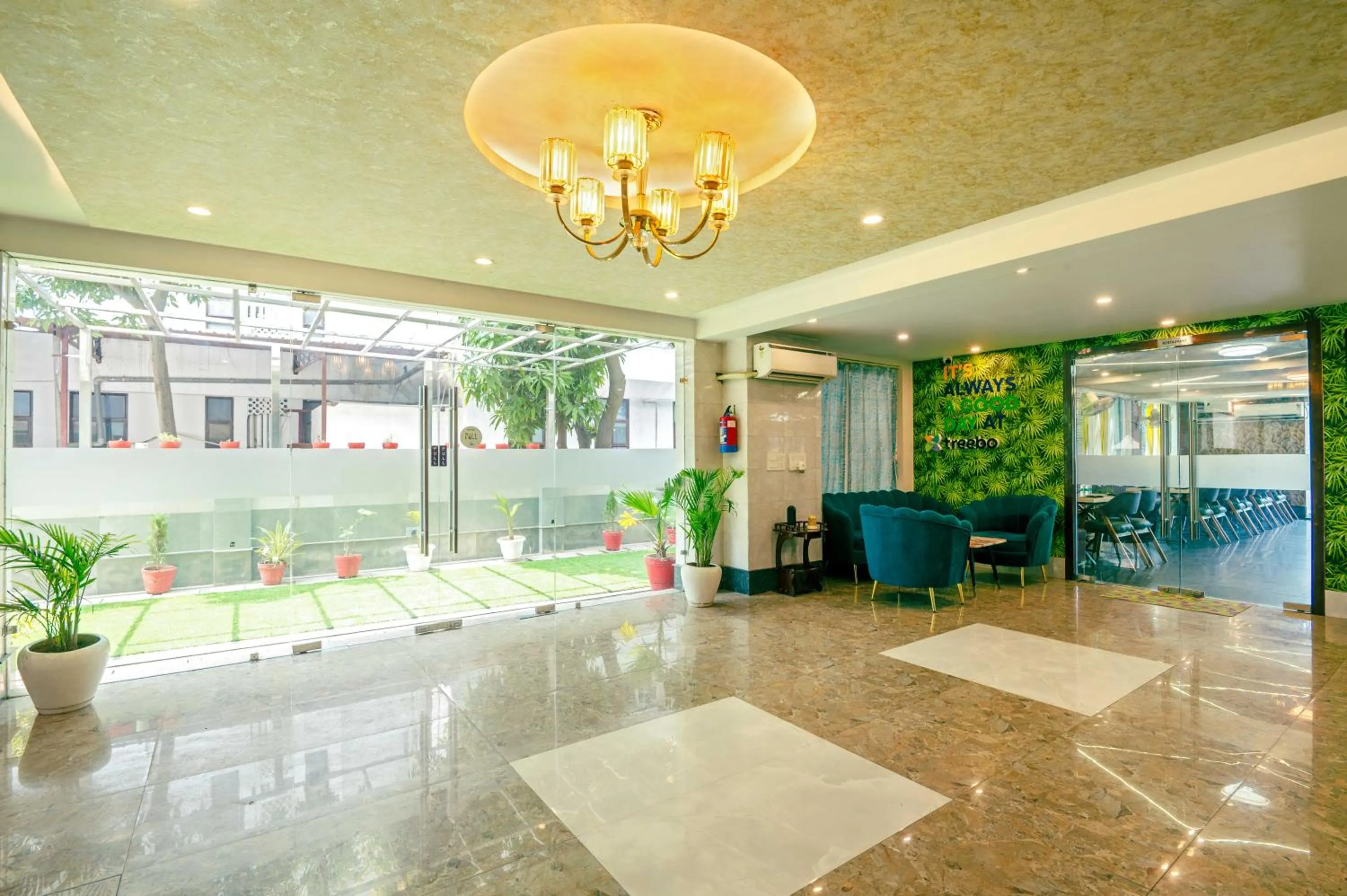 Lobby or reception in Treebo Sunny Feast