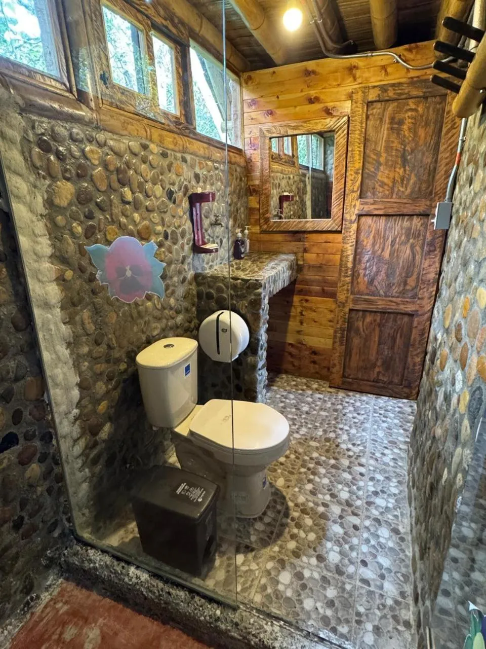 Shower in Jardin de los Silleteros Agro Parque Hotel