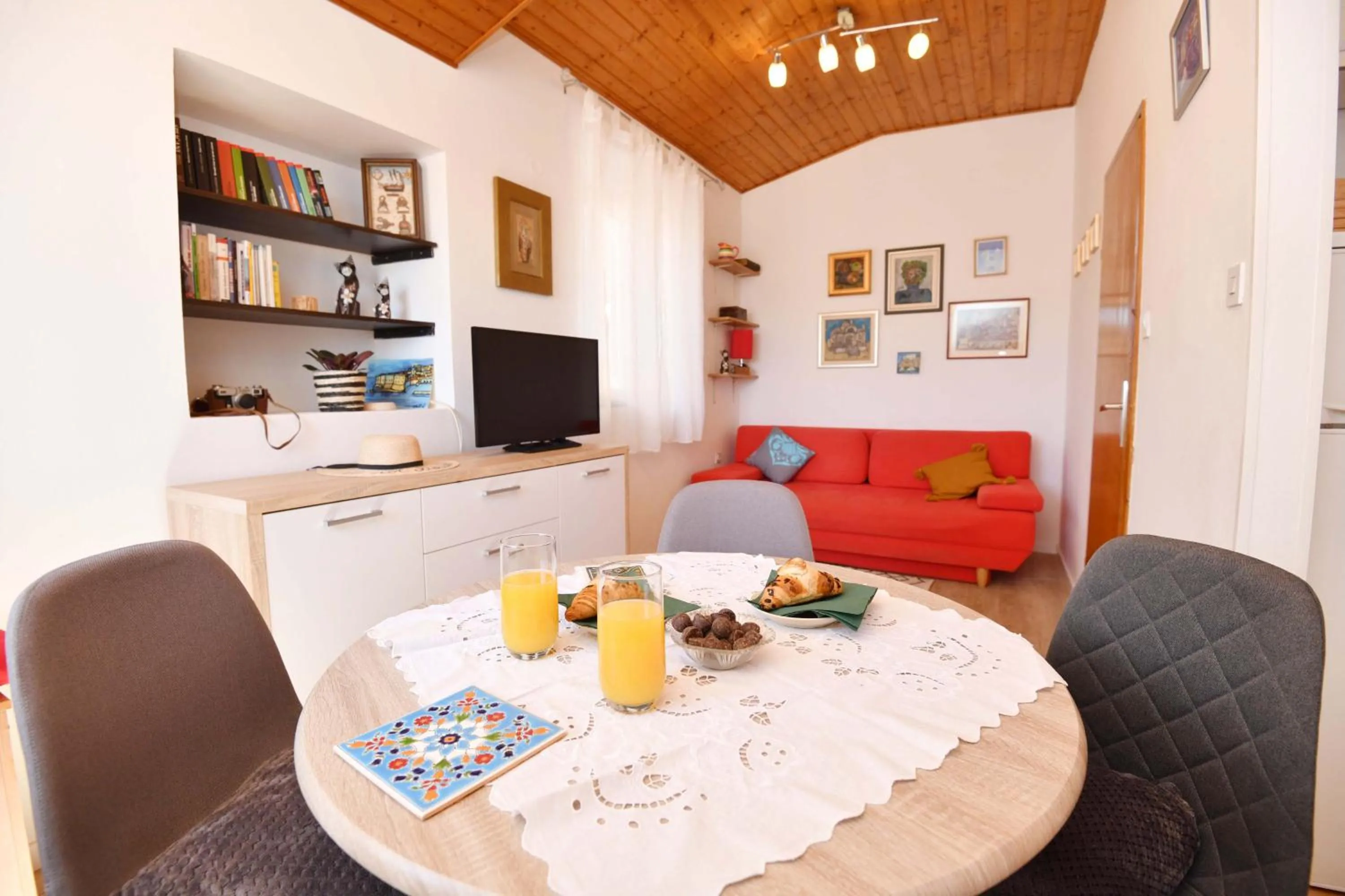 TV and multimedia in Apartments Mila