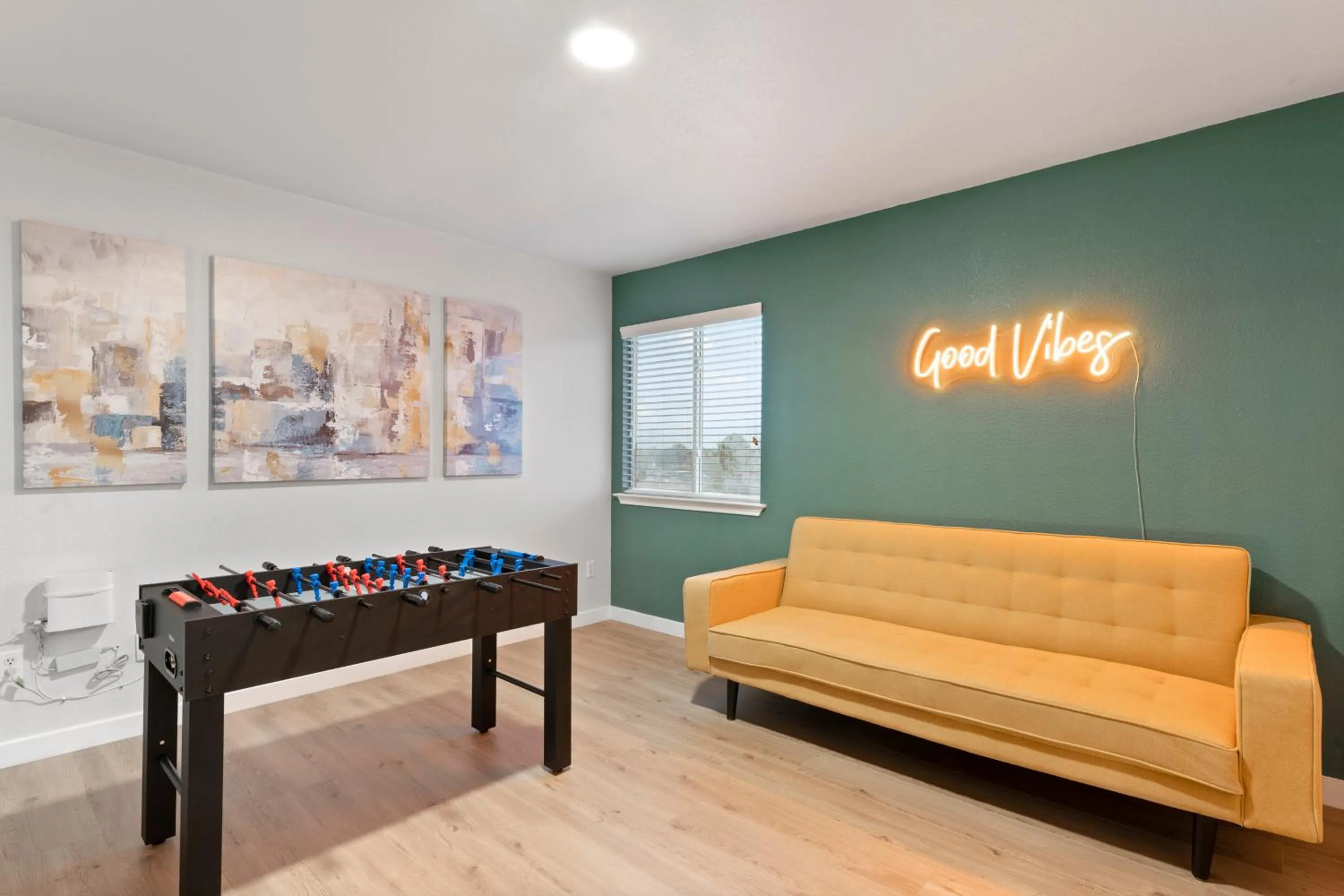 Modern & Homey 3BR Home, Remote Work Friendly, King Beds, Fast WiFi