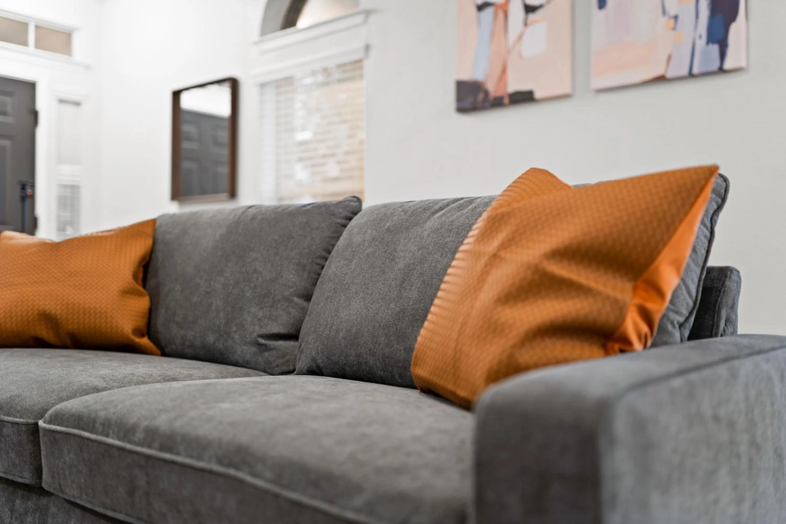 Modern & Homey 3BR Home, Remote Work Friendly, King Beds, Fast WiFi