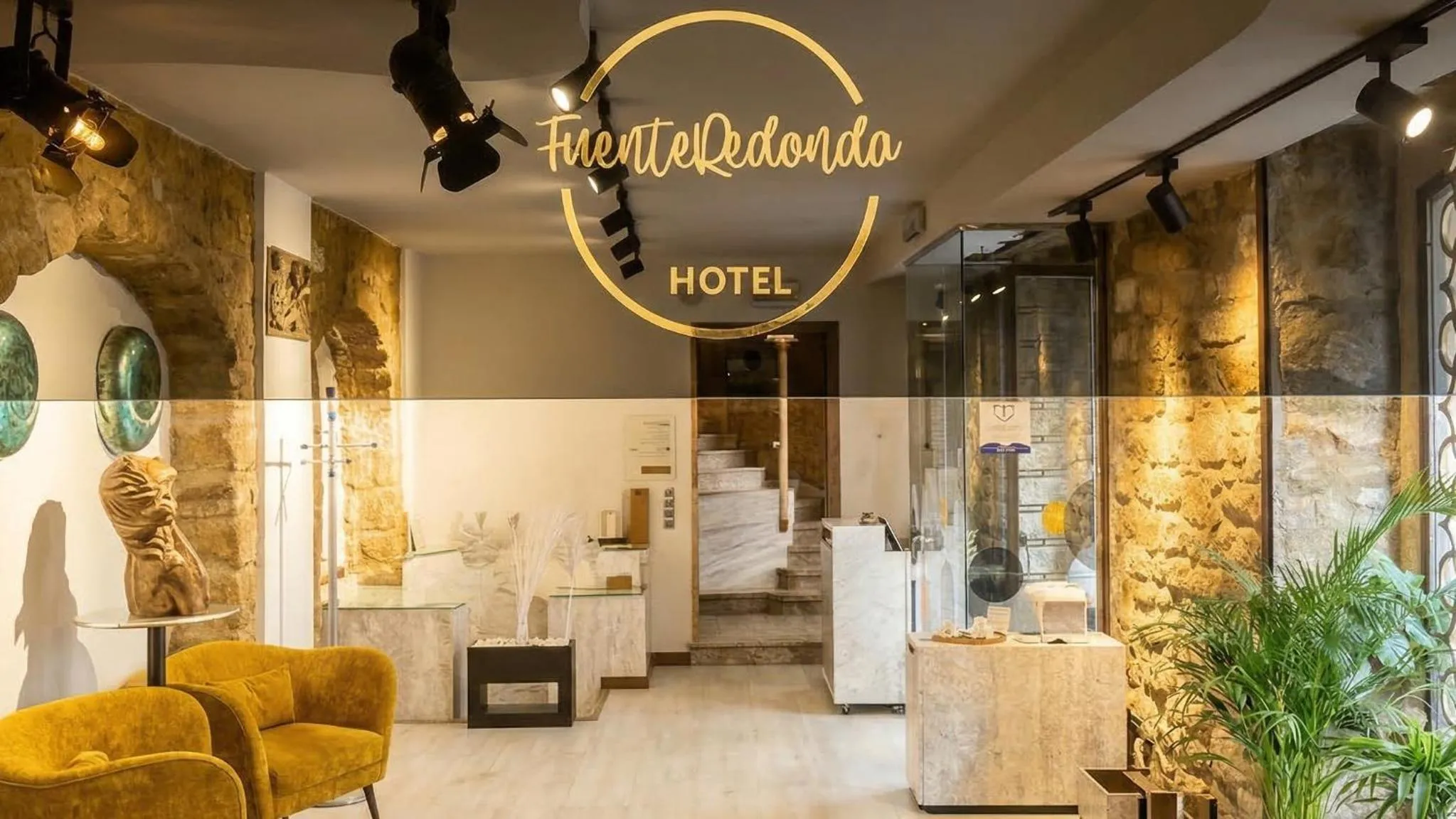 Lobby or reception in HOTEL FUENTE REDONDA LUXURY